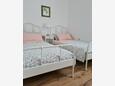 Ložnice 2 Oprič, Ložnice 2 v ubytování typu apartment, domácí mazlíčci povoleni a WiFi.