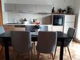 Столовая Oprič, Столовая в размещении типа apartment, Домашние животные допускаются и WiFi.