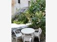 Pučišća, Terrace in the studio-apartment.