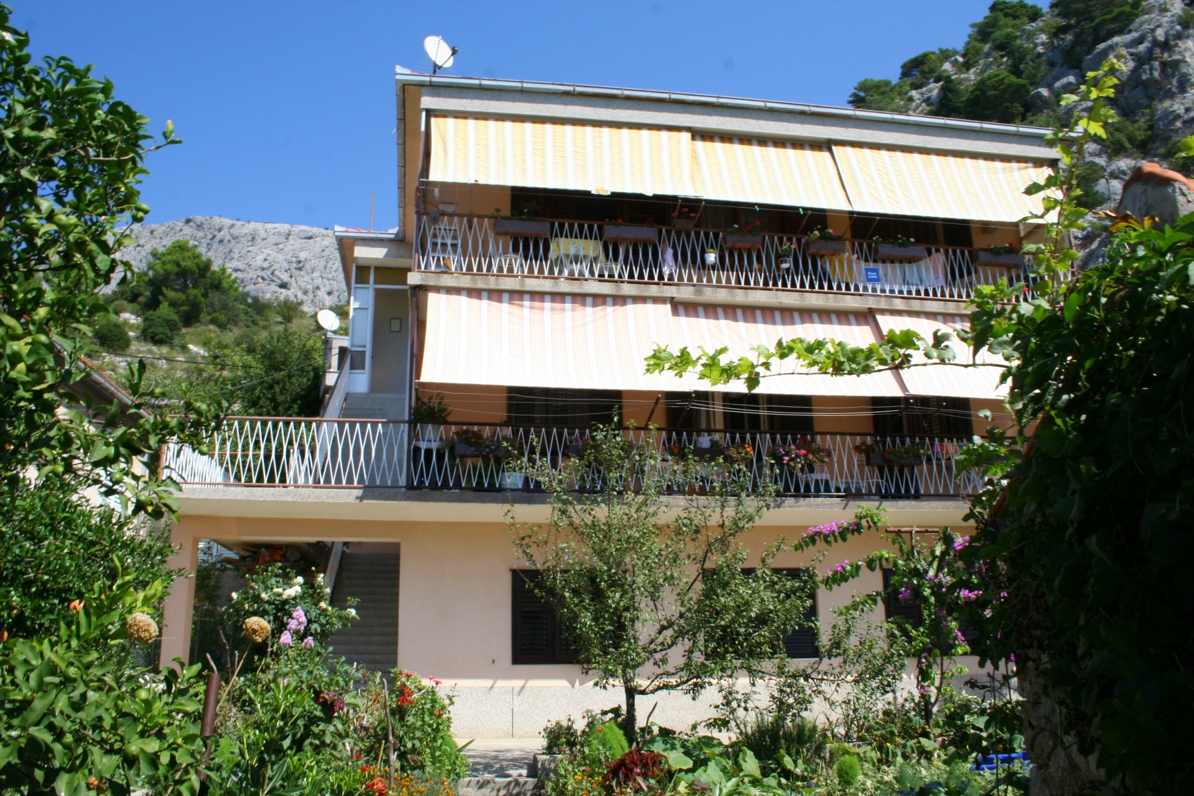 Studio flat near beach Omiš (AS-771-b)
