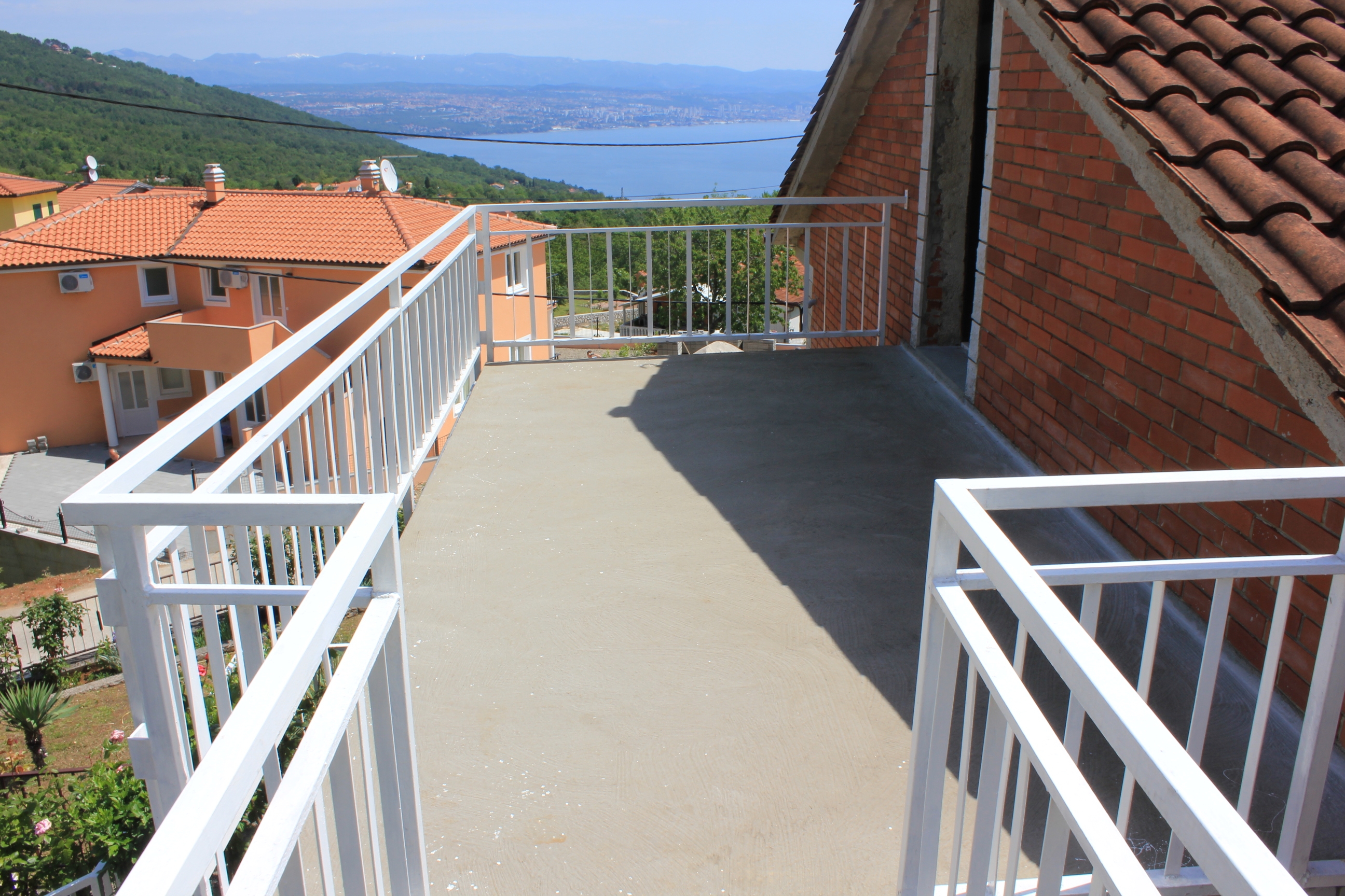 Two bedroom house with terrace and sea view Oprič, Opatija  K