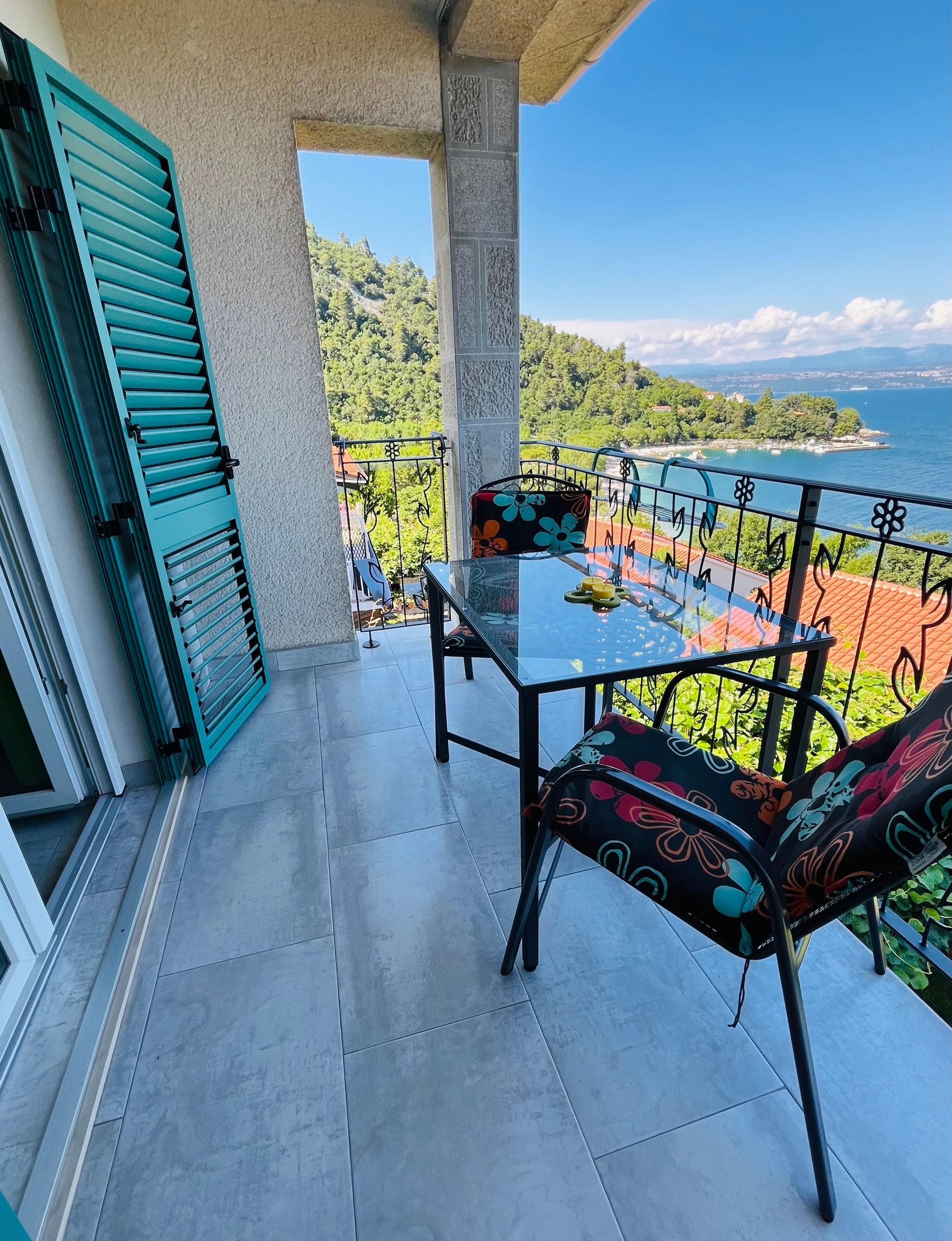 One bedroom apartment with terrace and sea view Medveja, Opatija  A-a