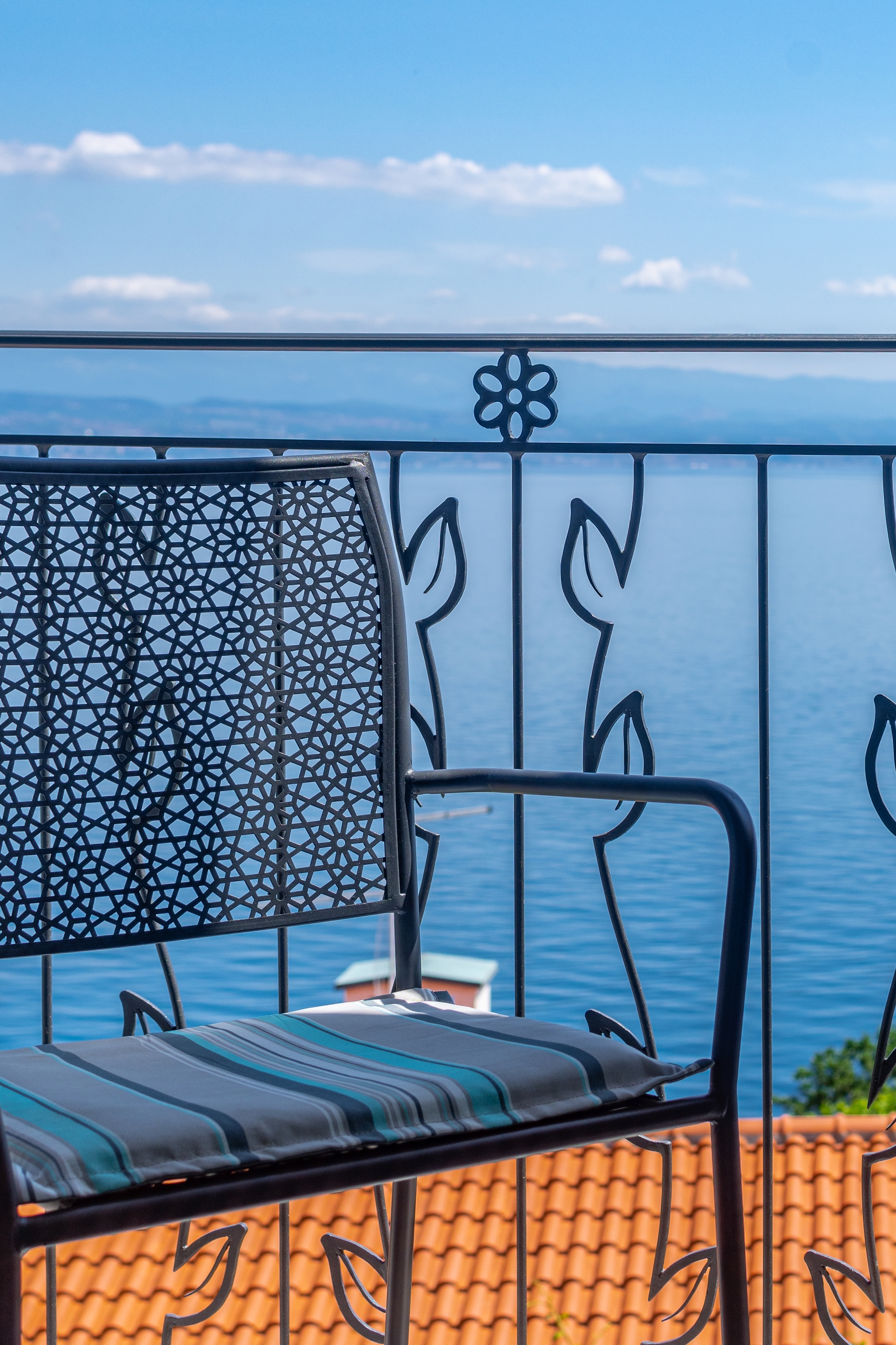 One bedroom apartment with terrace and sea view Medveja, Opatija  A-a