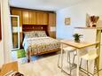 Medveja, Спальня в размещении типа studio-apartment, WiFi.
