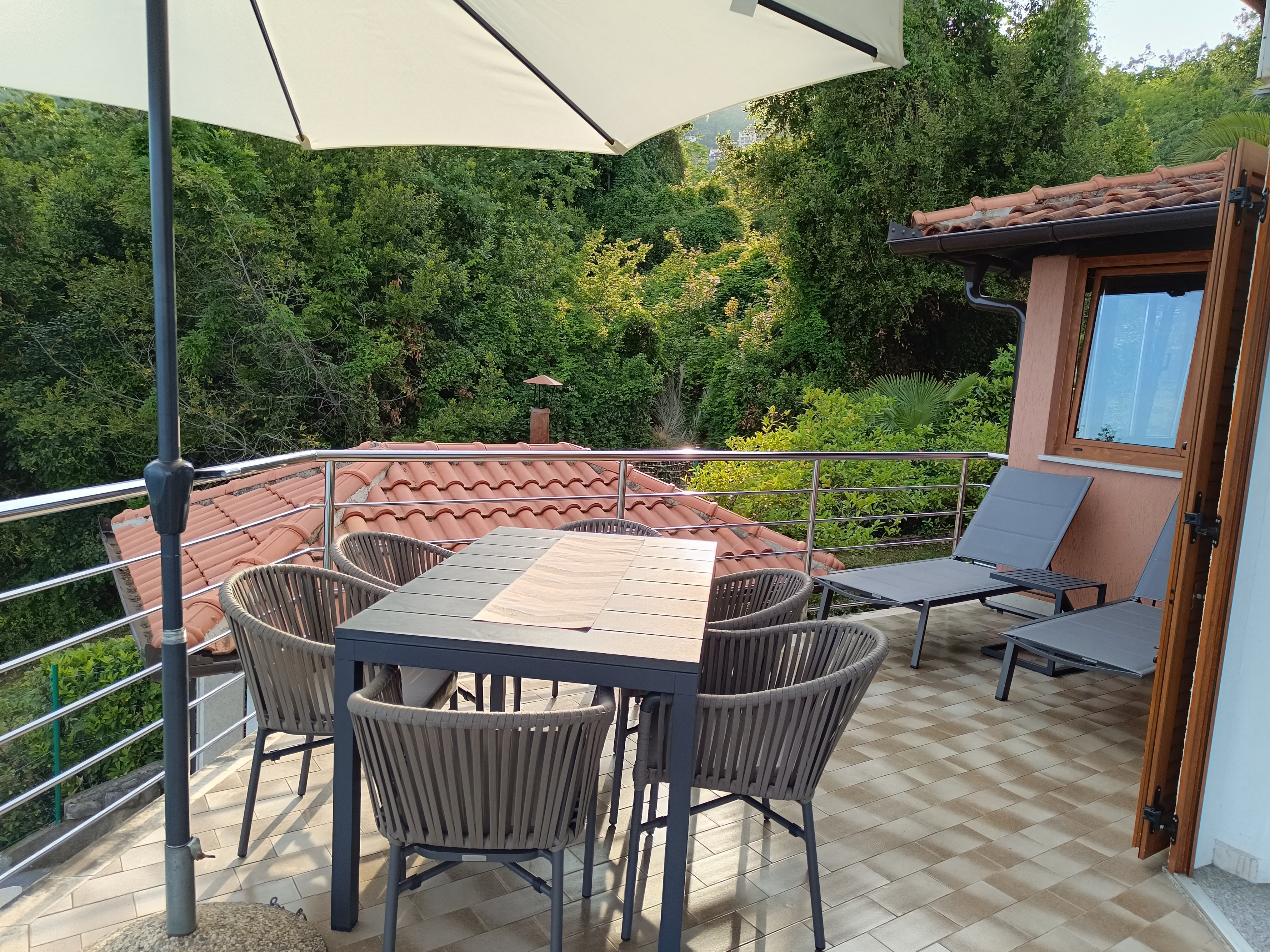 Three bedroom apartment near beach Medveja, Opatija  A-a