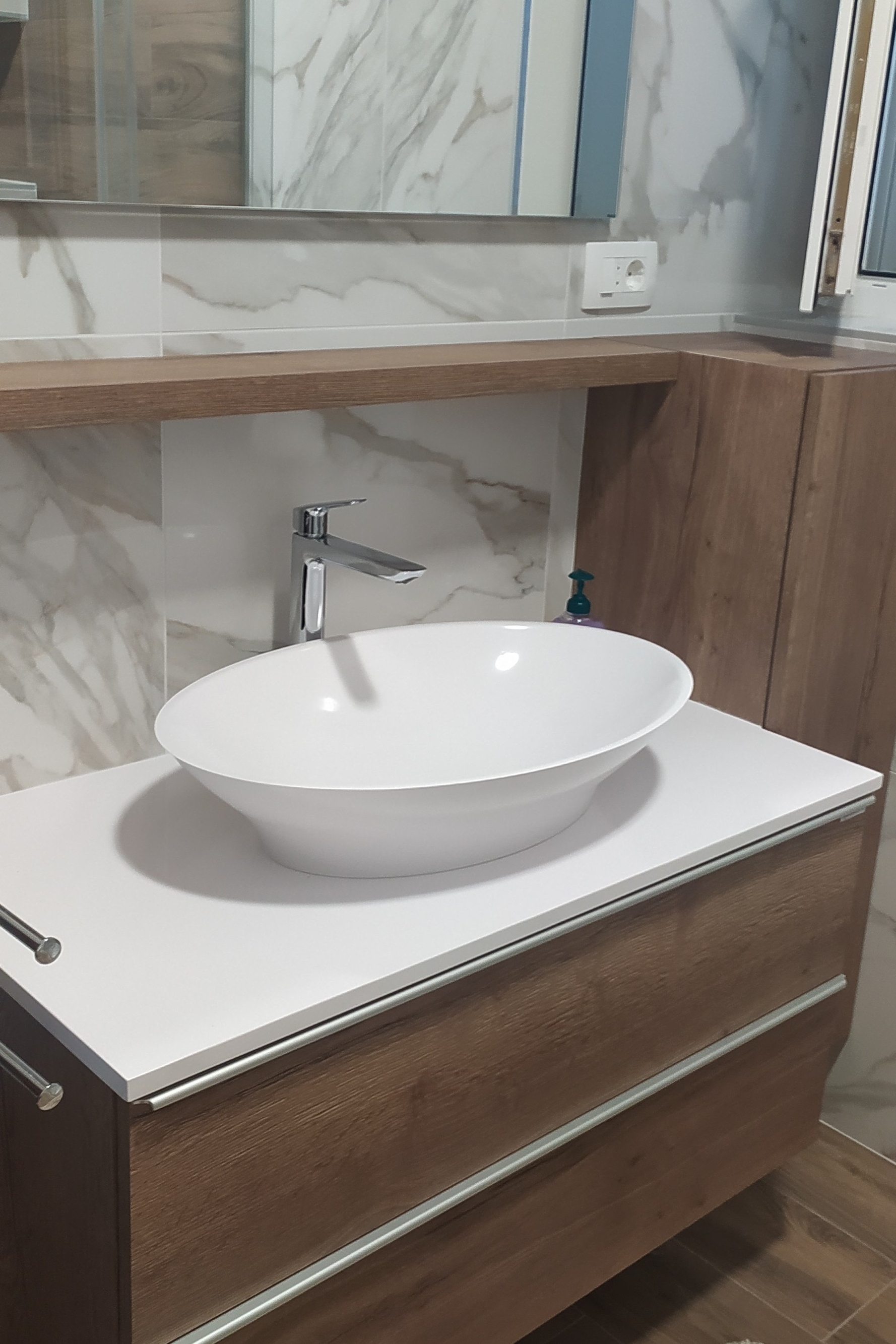 One bedroom apartment near beach Medveja, Opatija  A-b