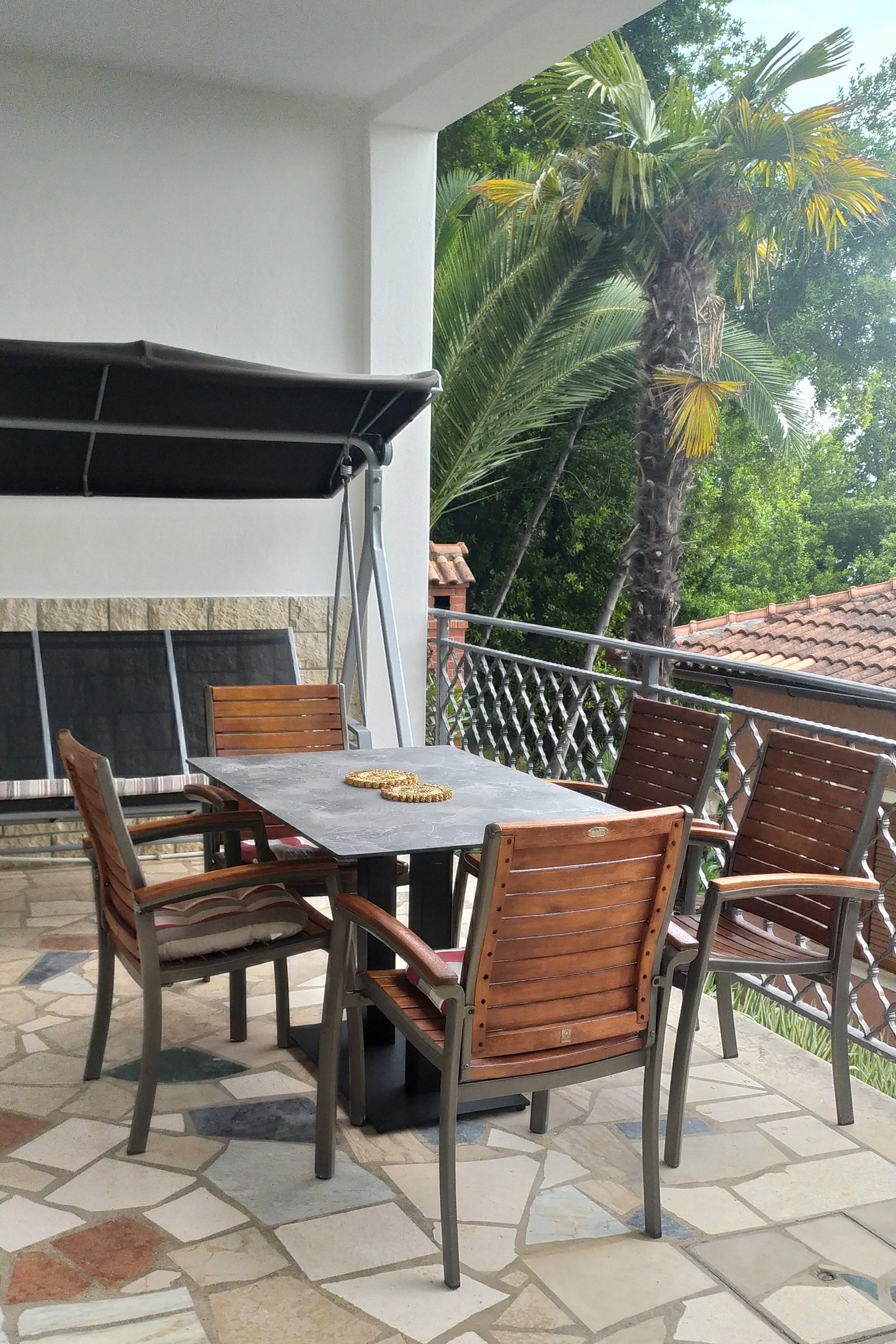 One bedroom apartment near beach Medveja, Opatija  A-b