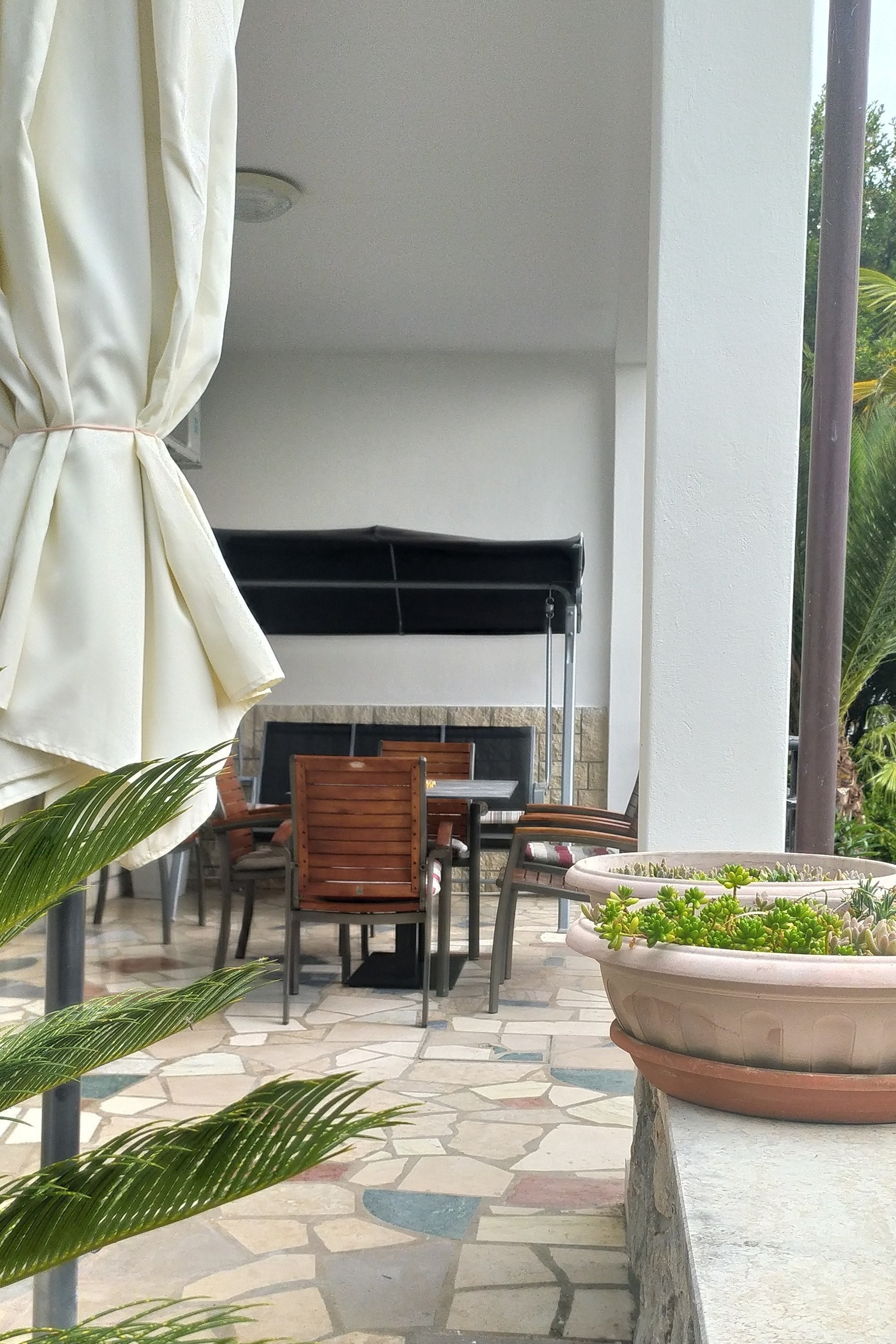 One bedroom apartment near beach Medveja, Opatija  A-b