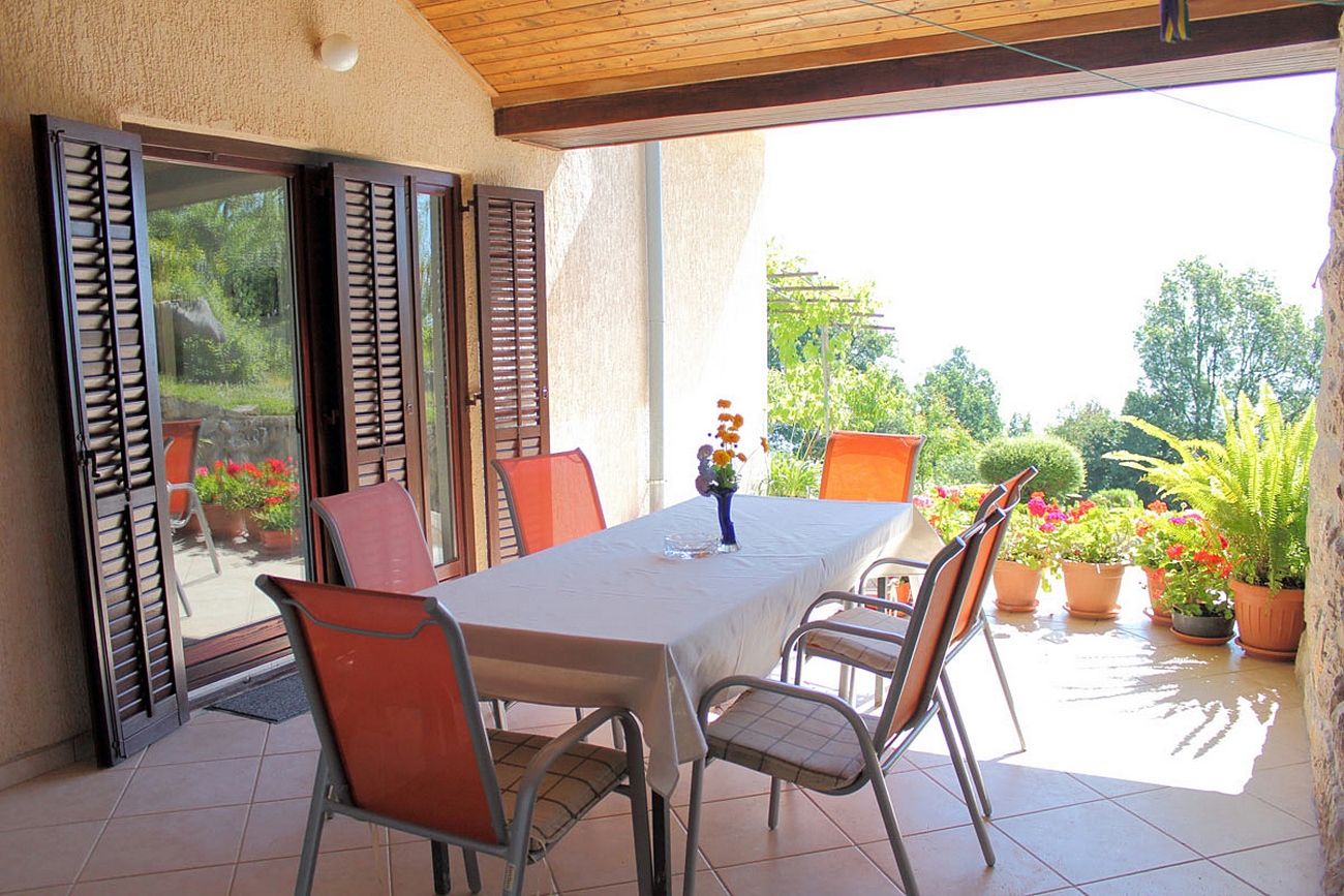 Two bedroom apartment with terrace and sea view Oprič, Opatija  A-a