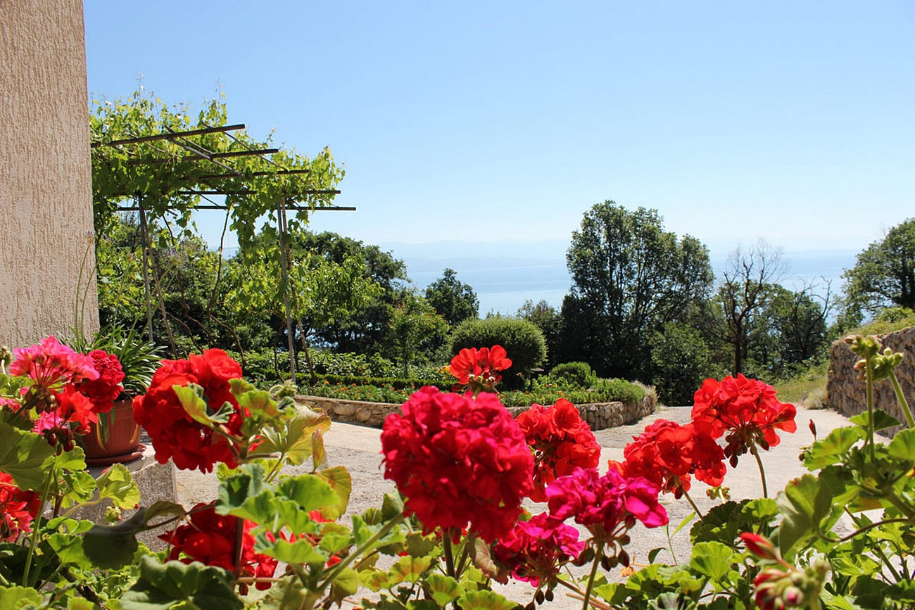 Two bedroom apartment with terrace and sea view Oprič, Opatija  A-a