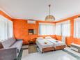 Спальня Brseč, Спальня в размещении типа studio-apartment, доступный кондиционер, Домашние животные допускаются и WiFi.