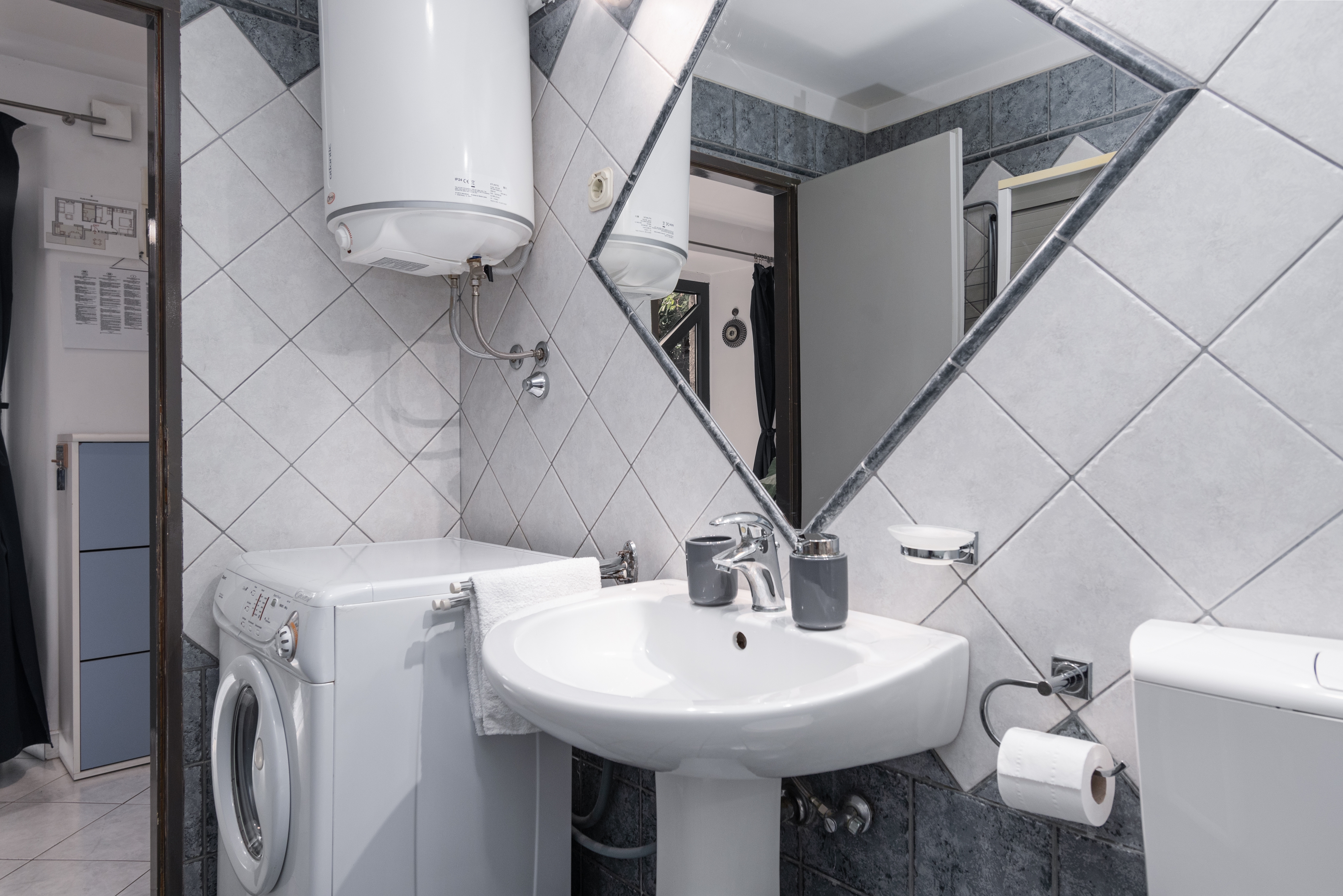 Two bedroom apartment with terrace Rijeka  A-a