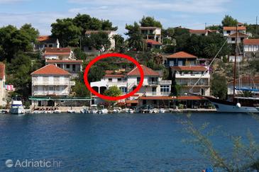 Property Stomorska, Šolta, Property 783 - Apartments near sea with pebble beach.