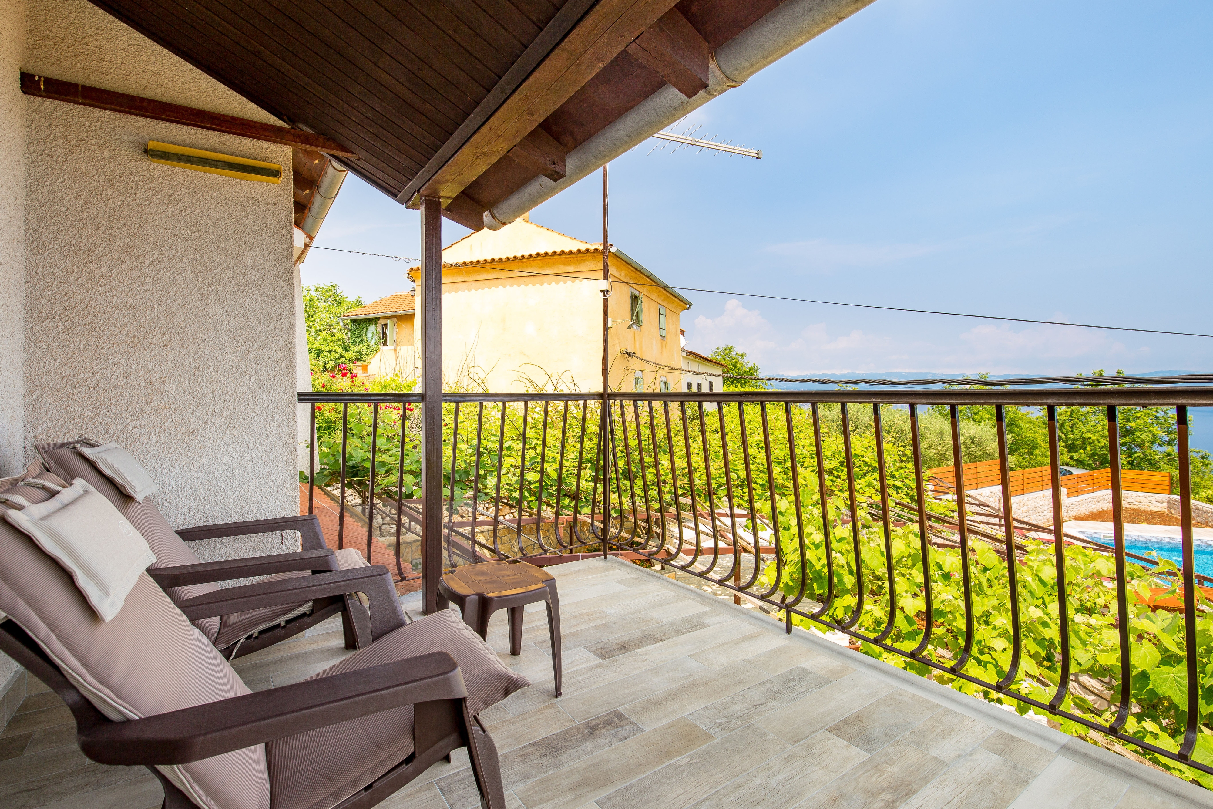 Three bedroom house with terrace and sea view Obrš, Opatija  K