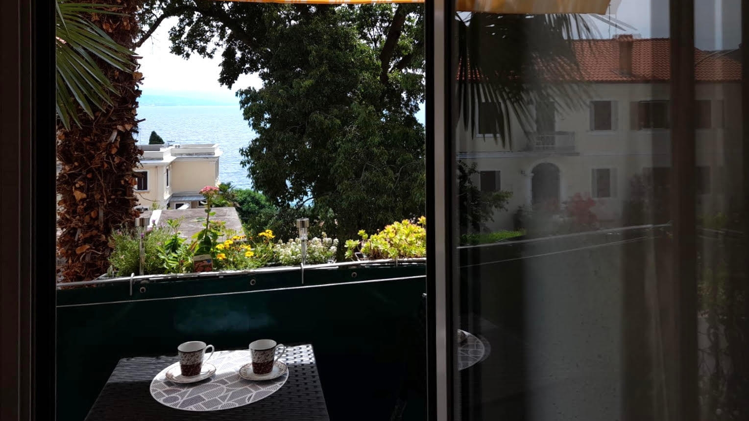 One bedroom apartment with balcony and sea view Opatija - Volosko, Opatija  A-a