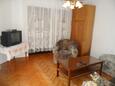 Opatija - Volosko, Sala de estar in the apartment, air condition available, (pet friendly) y WiFi.