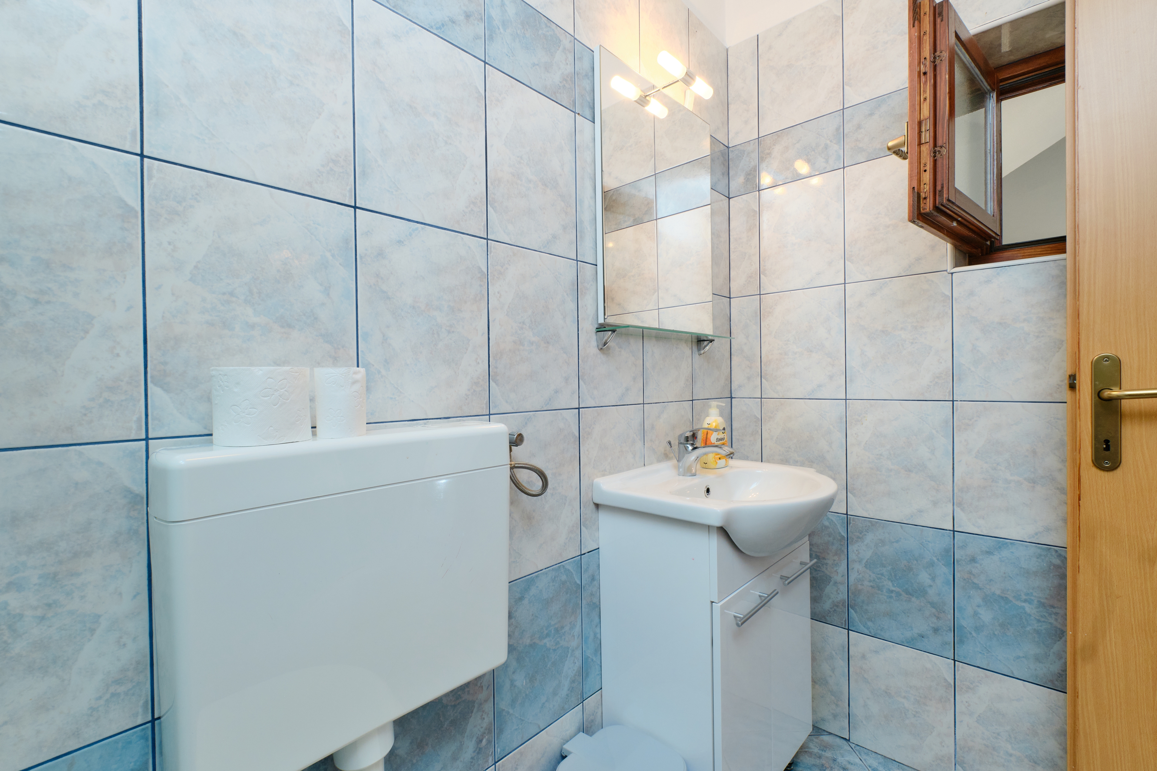 Two bedroom apartment with terrace and sea view Ćunski, Lošinj  A-a