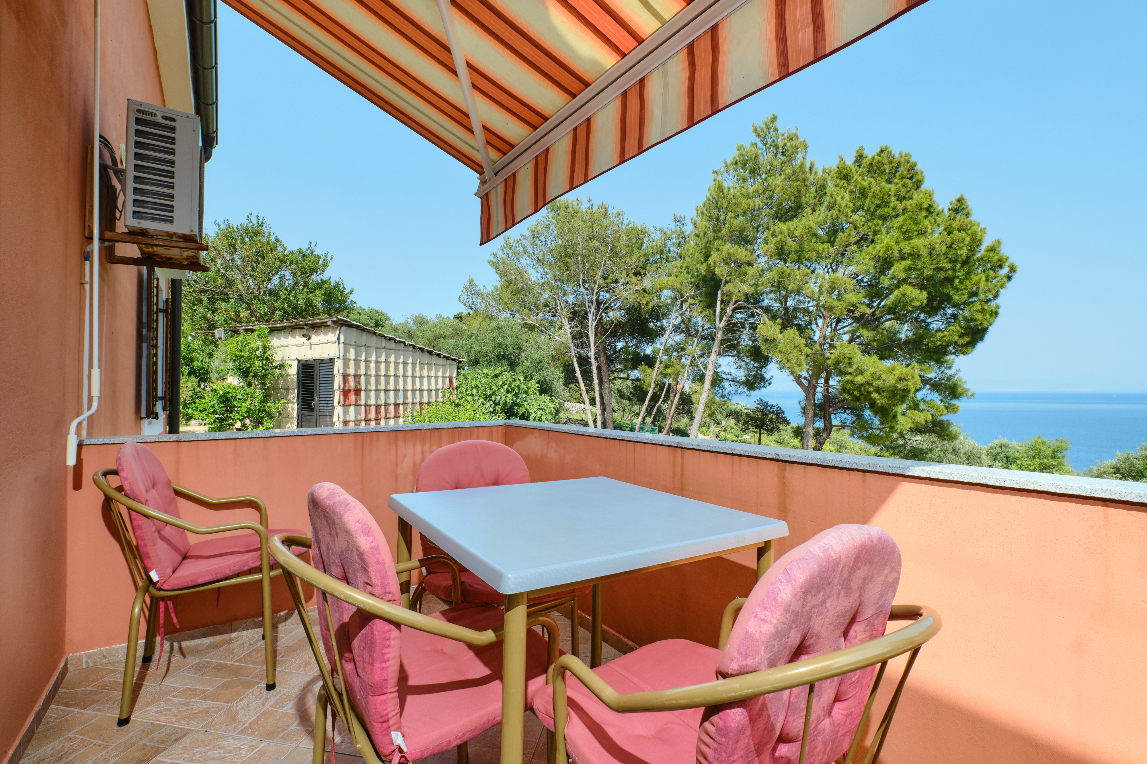Two bedroom apartment with terrace and sea view Ćunski, Lošinj  A-a