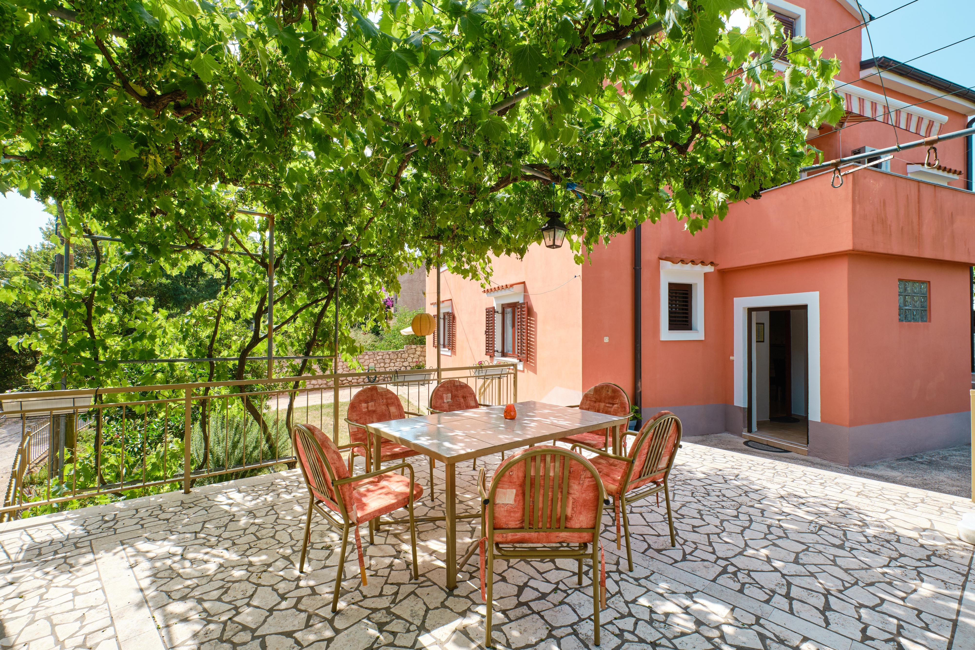 Two bedroom apartment with terrace Ćunski, Lošinj  A-b