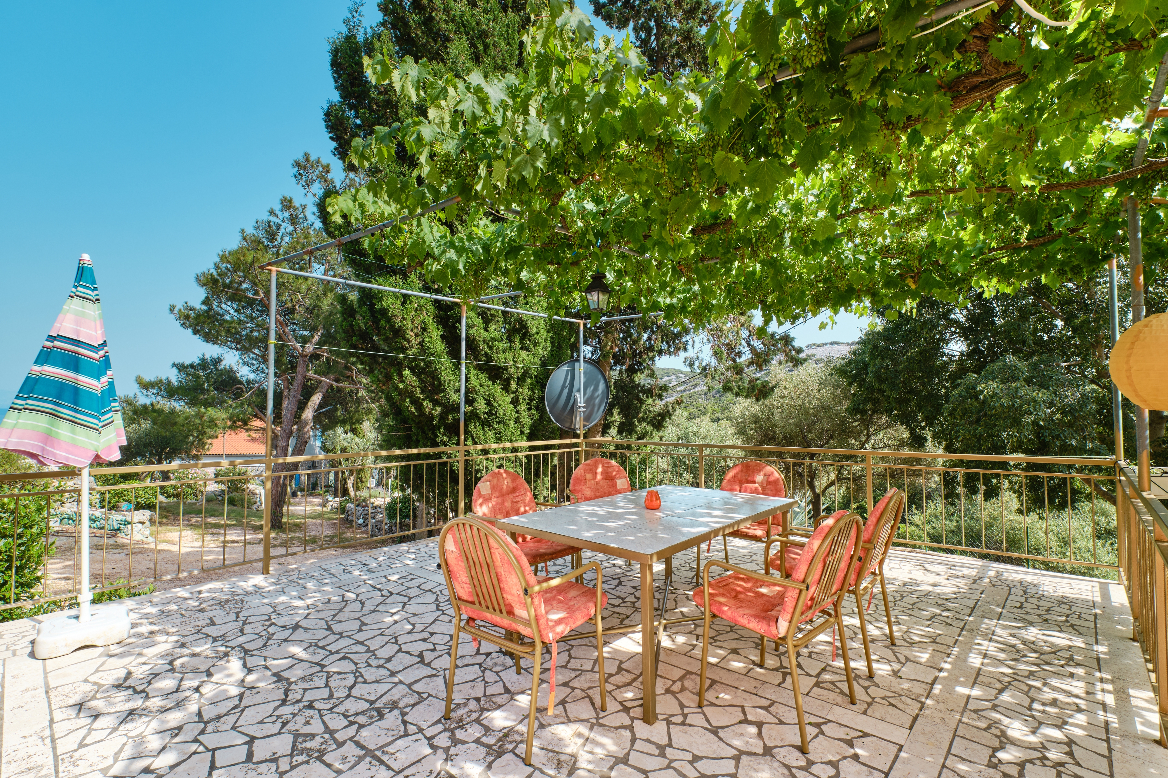 Two bedroom apartment with terrace Ćunski, Lošinj  A-b