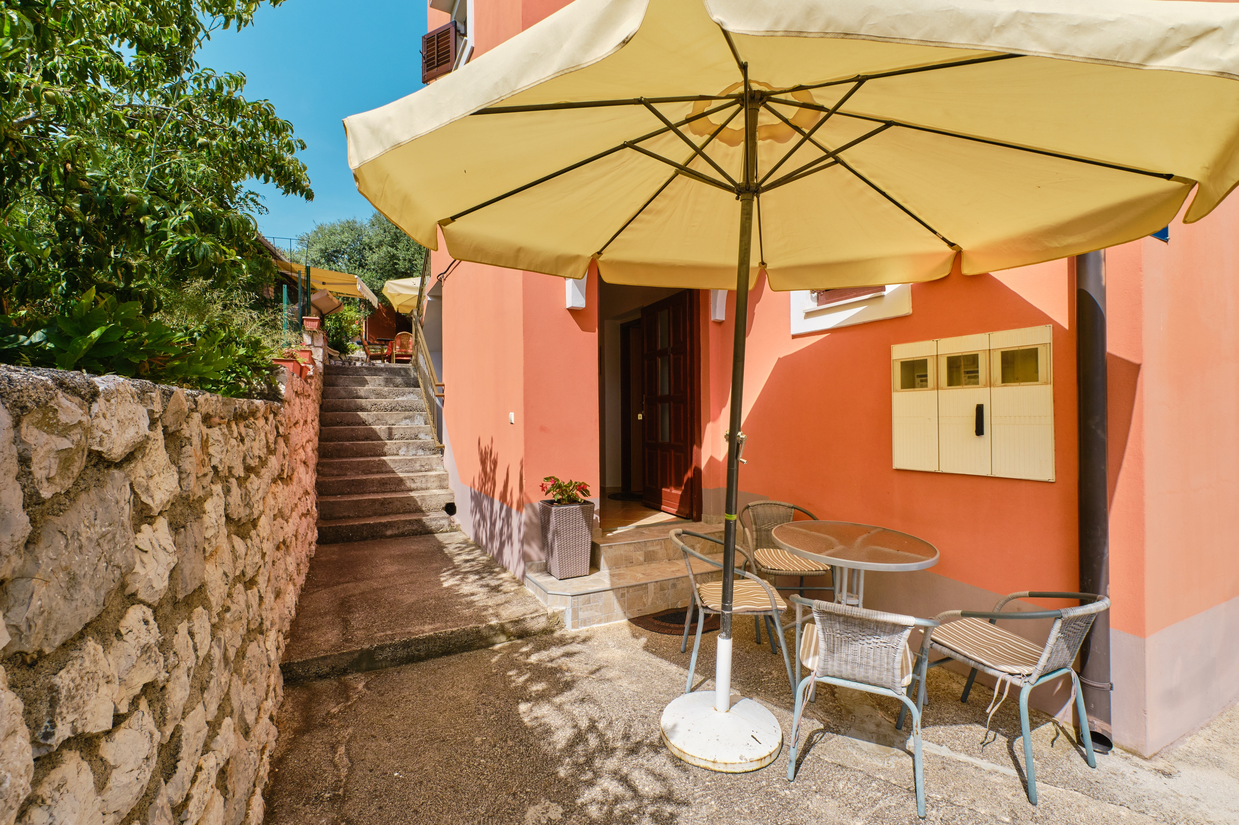 One bedroom apartment with terrace Ćunski, Lošinj  A-d