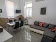 Obývací pokoj Opatija, Obývací pokoj v ubytování typu apartment, s klimatizací, domácí mazlíčci povoleni a WiFi.