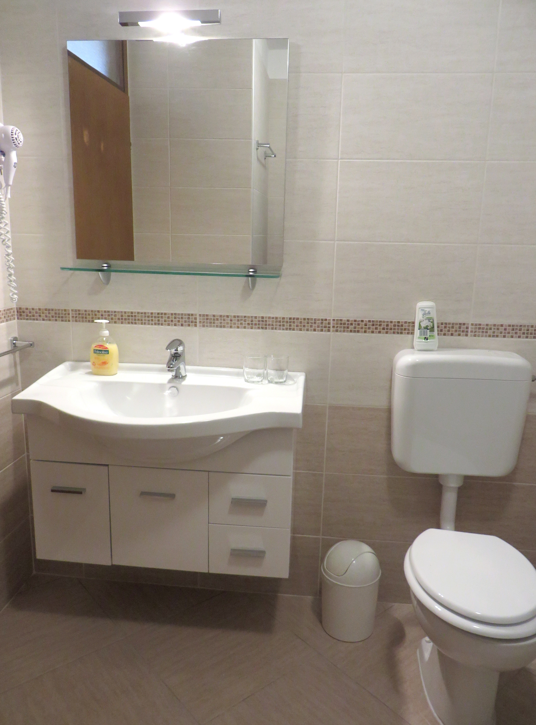 One bedroom apartment with terrace and sea view Cres  A-b