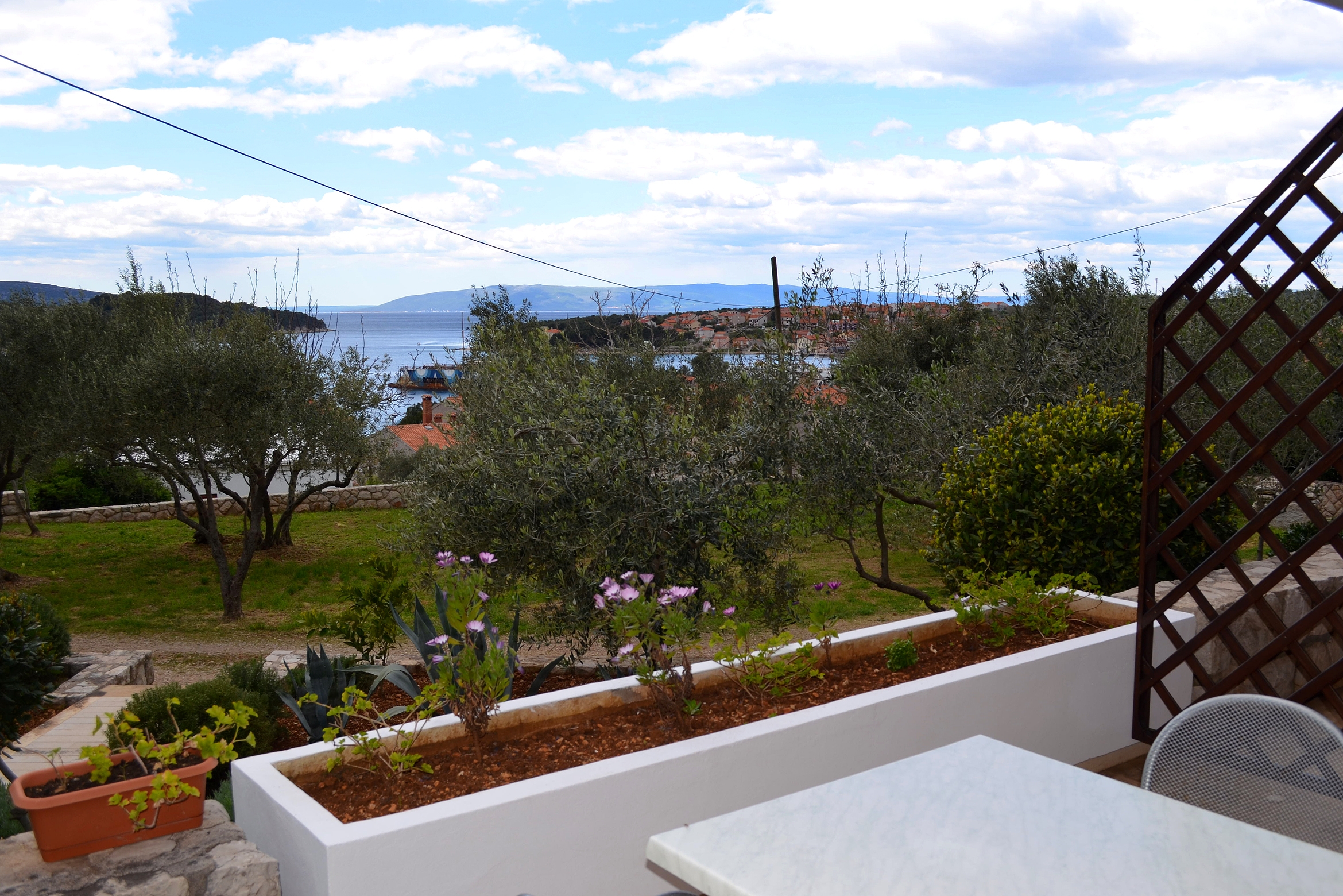 One bedroom apartment with terrace and sea view Cres  A-c