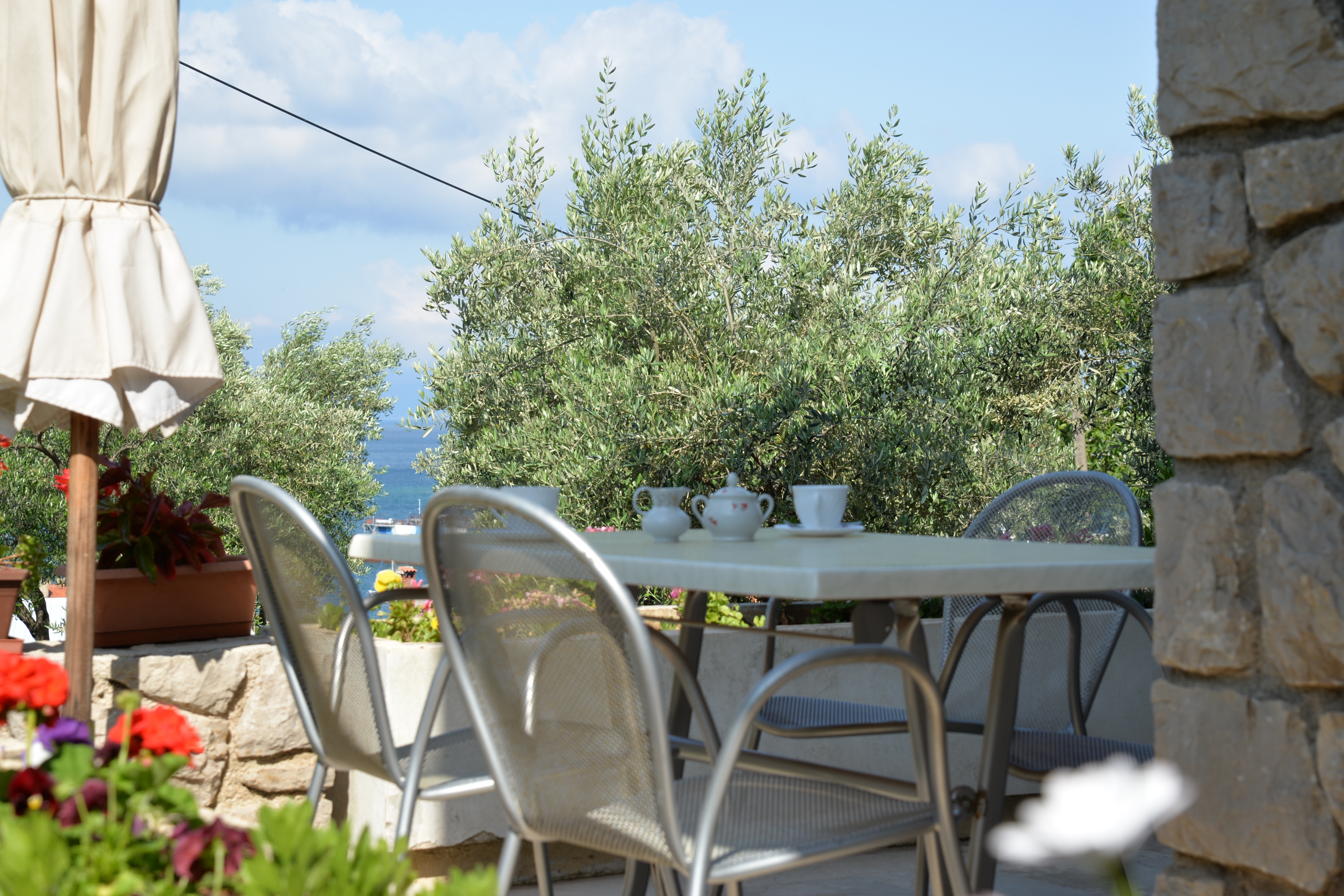 One bedroom apartment with terrace and sea view Cres  A-c
