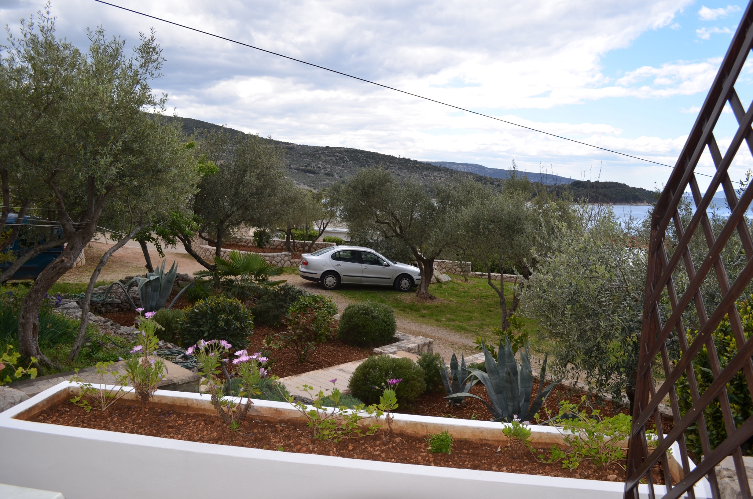One bedroom apartment with terrace and sea view Cres  A-c