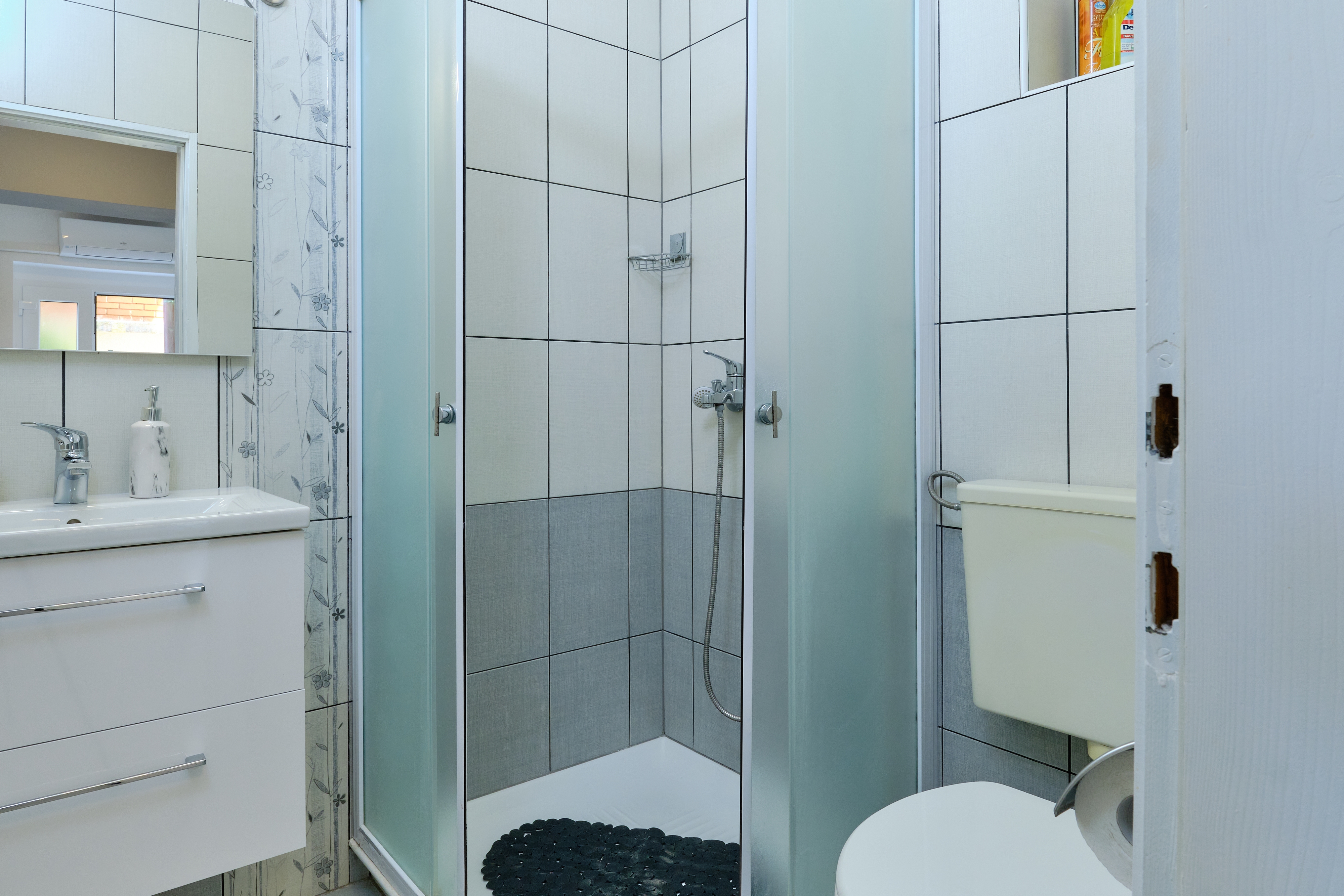 Two bedroom apartment with terrace and sea view Mali Lošinj, Lošinj  A-a