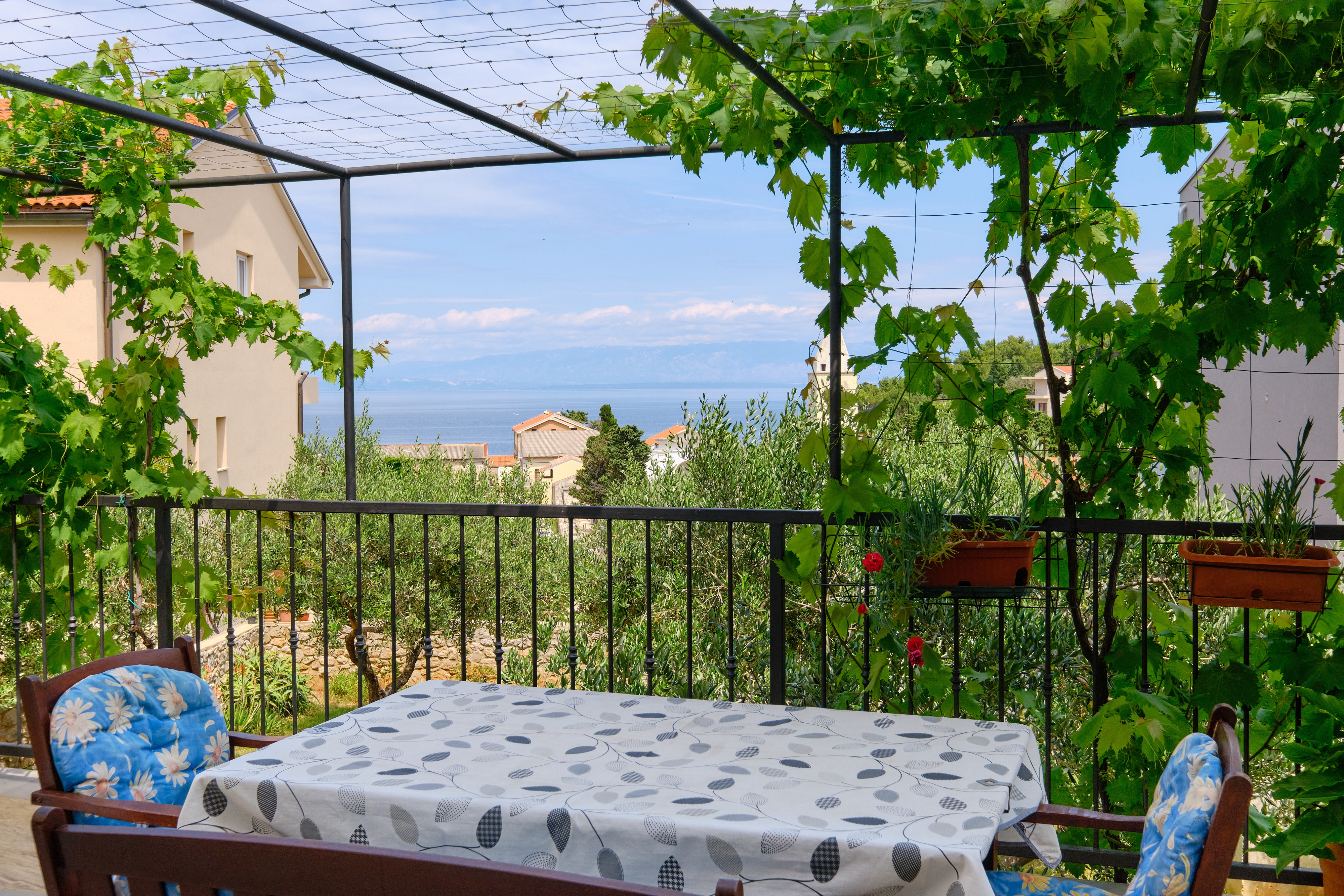 Two bedroom apartment with terrace and sea view Mali Lošinj, Lošinj  A-a