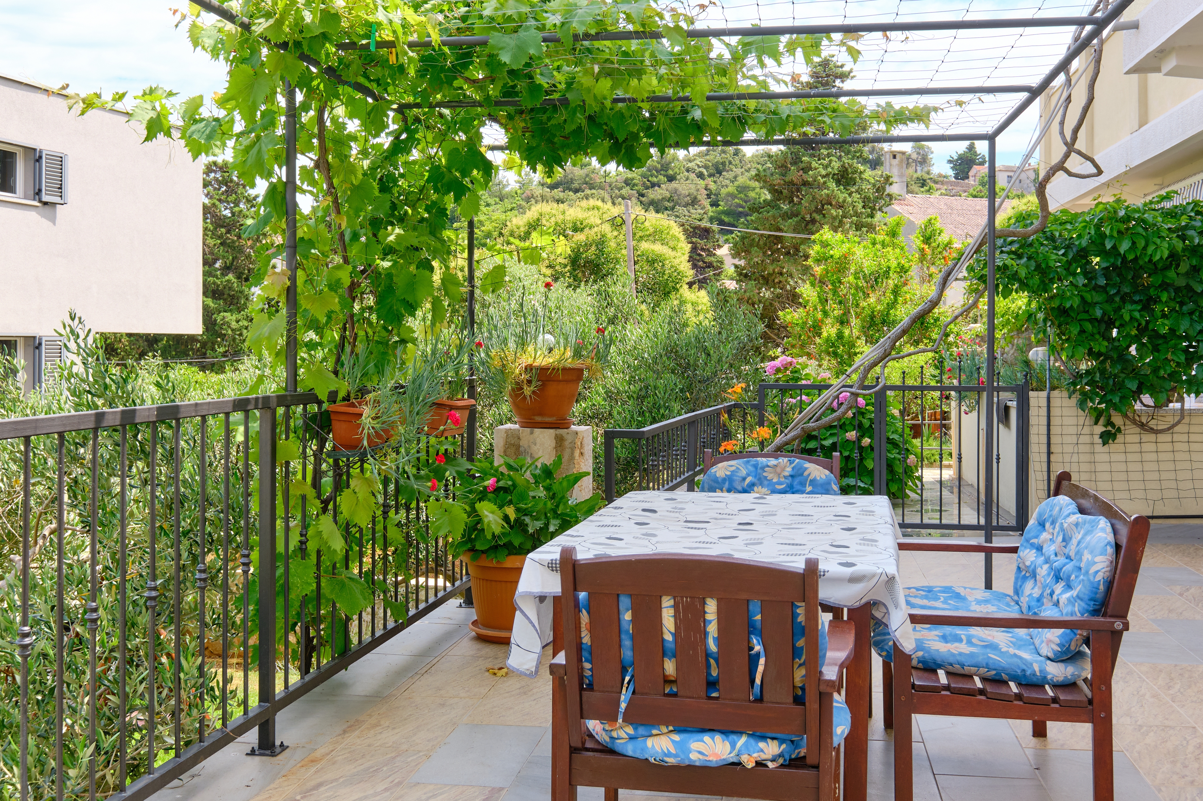 Two bedroom apartment with terrace and sea view Mali Lošinj, Lošinj  A-a