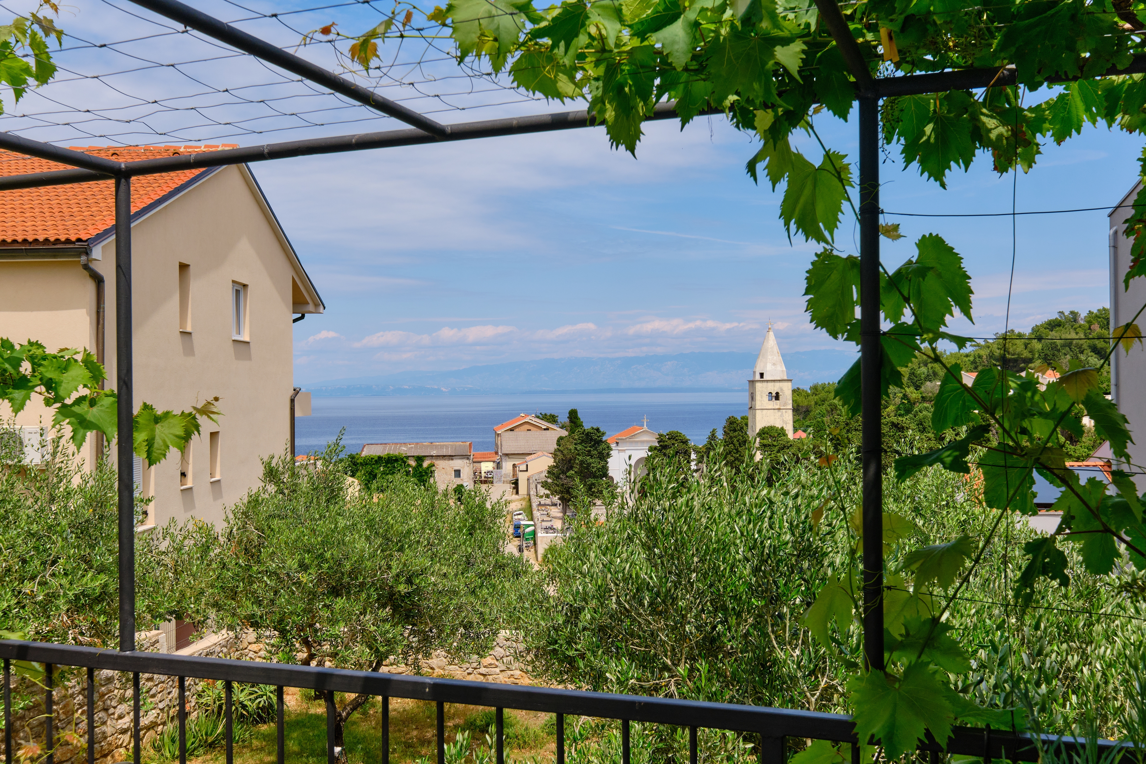 Two bedroom apartment with terrace and sea view Mali Lošinj, Lošinj  A-a