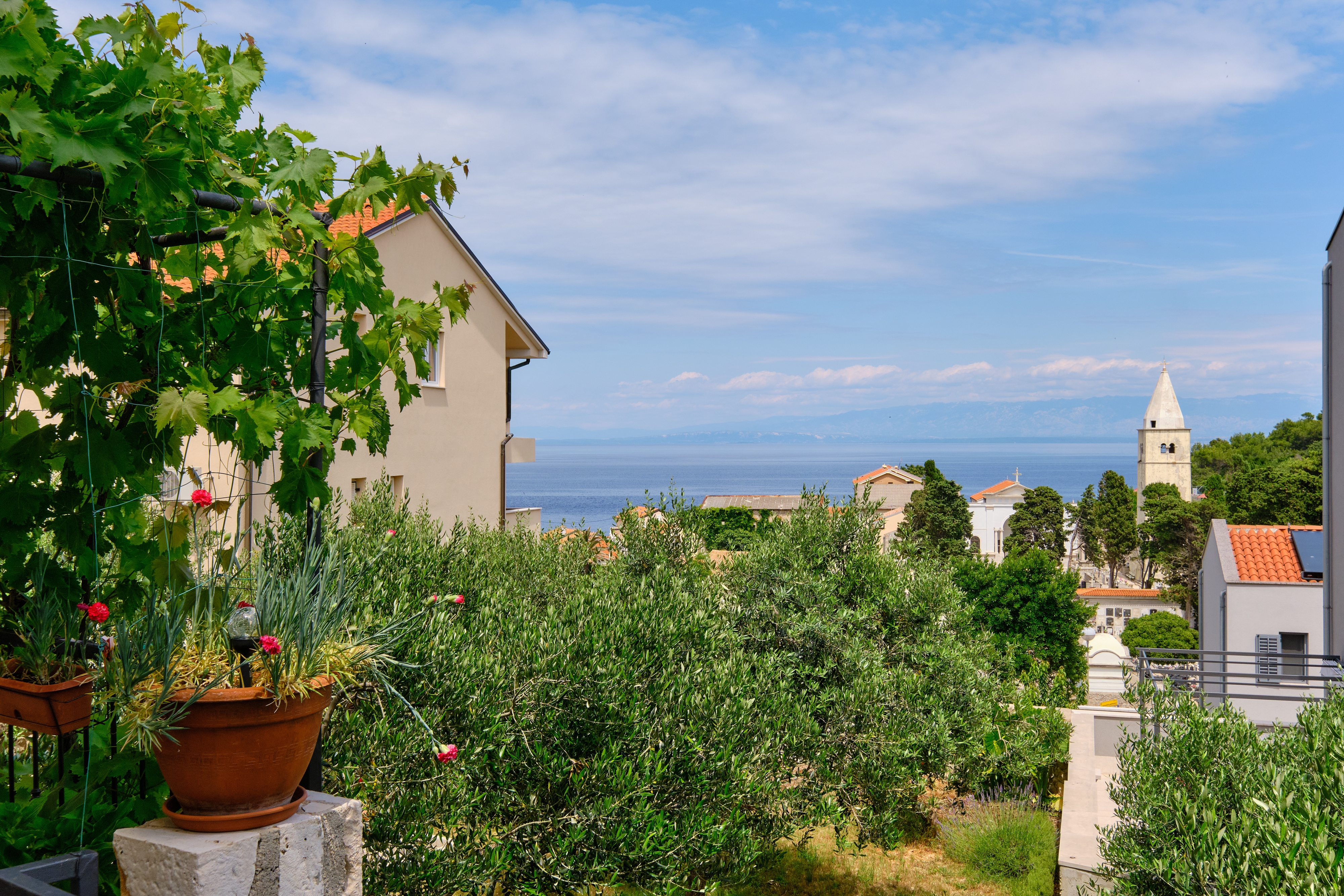 Two bedroom apartment with terrace and sea view Mali Lošinj, Lošinj  A-a