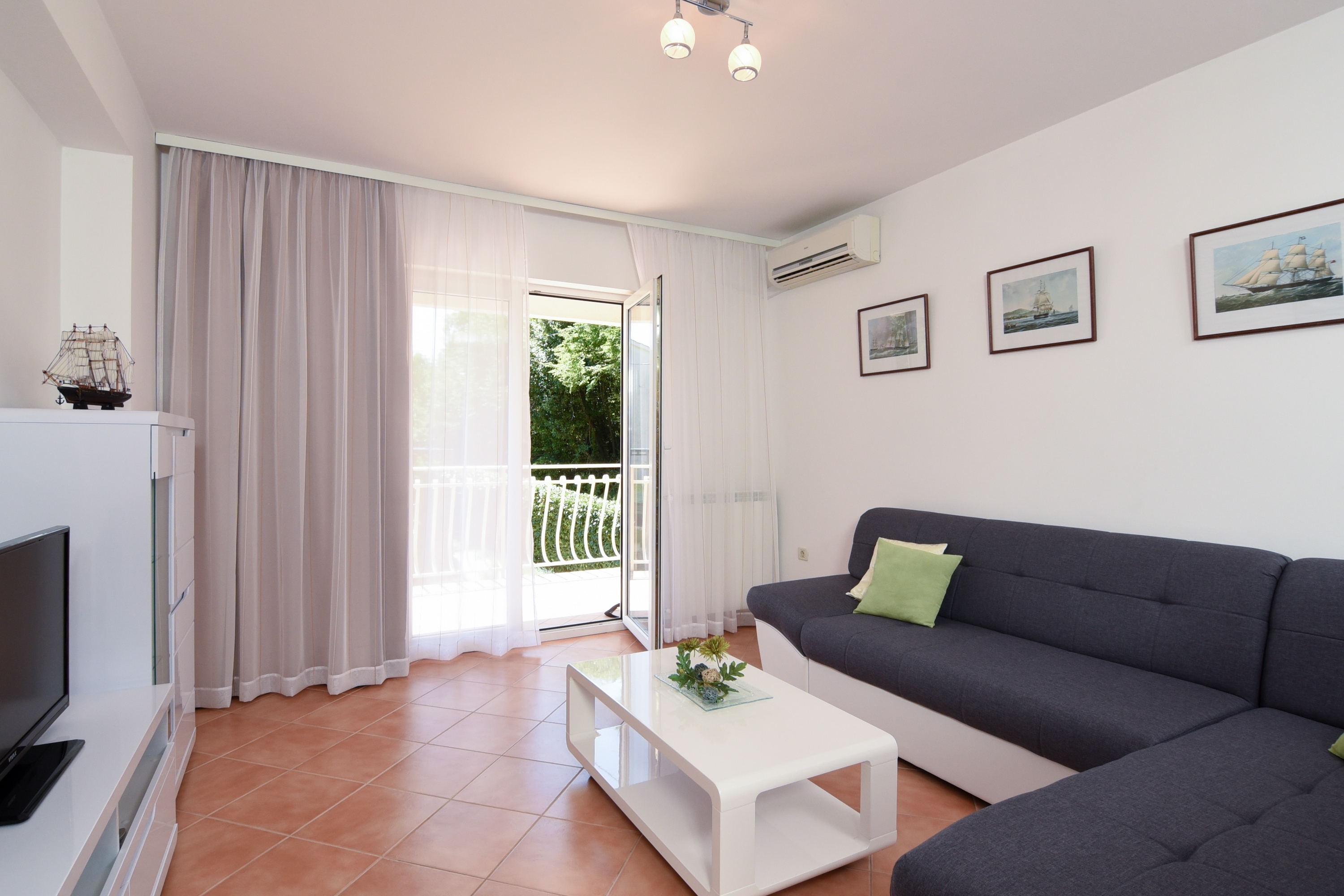 One bedroom apartment with terrace Ičići, Opatija (A-7885-b) One bedroom apartment with terrace Ičići, Opatija (A-7885-b)