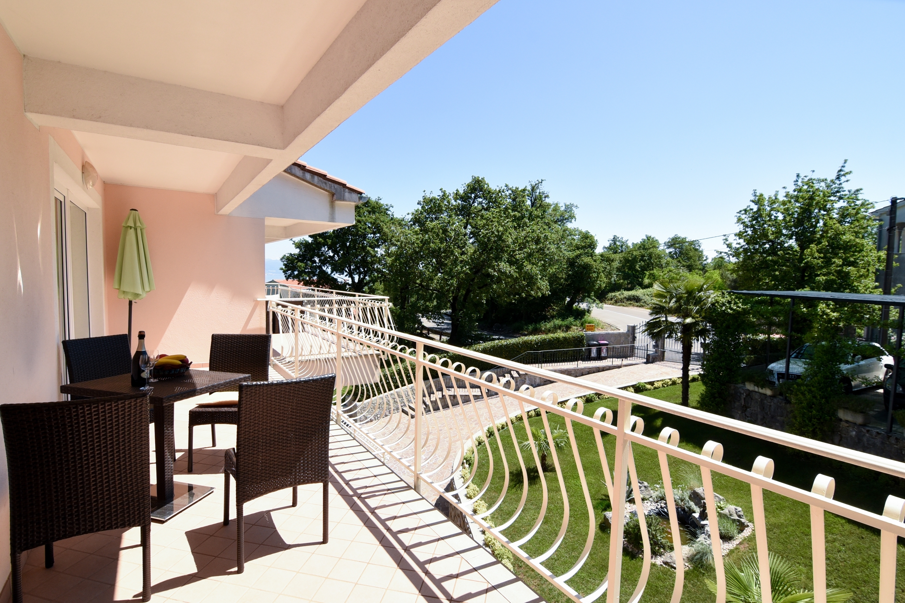 One bedroom apartment with terrace Ičići, Opatija  A-b