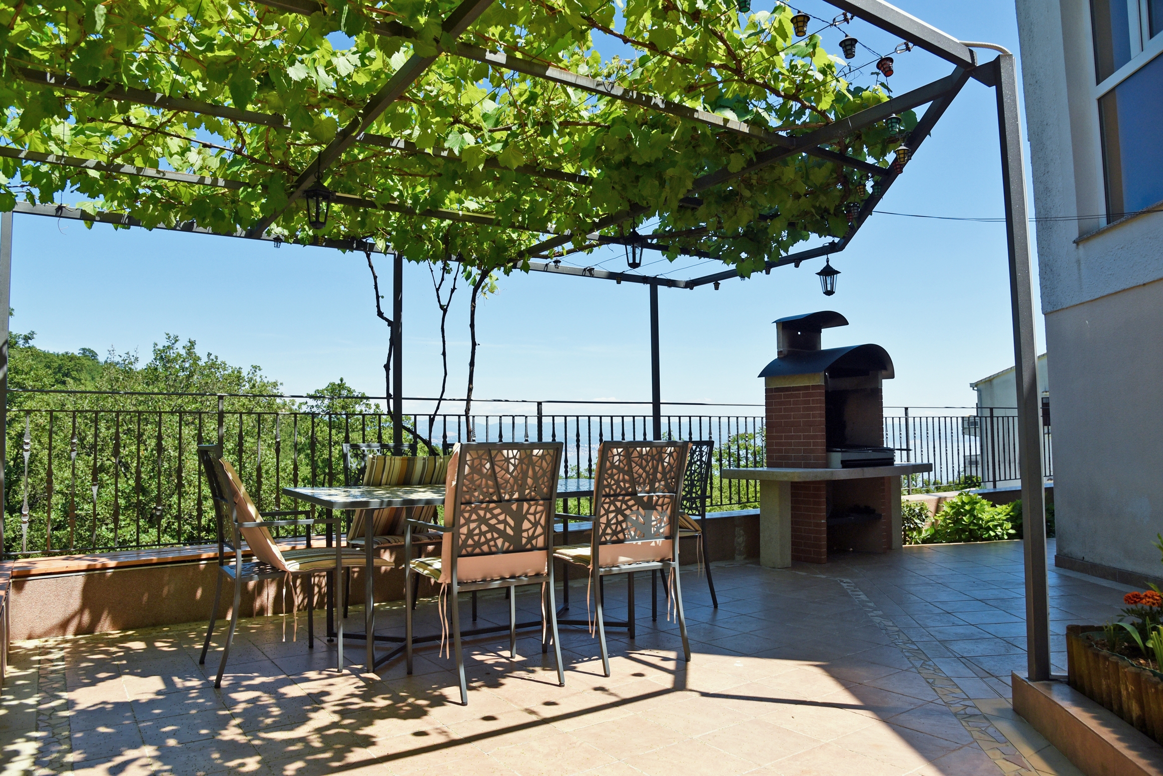 One bedroom apartment with terrace Ičići, Opatija (A-7885-b)