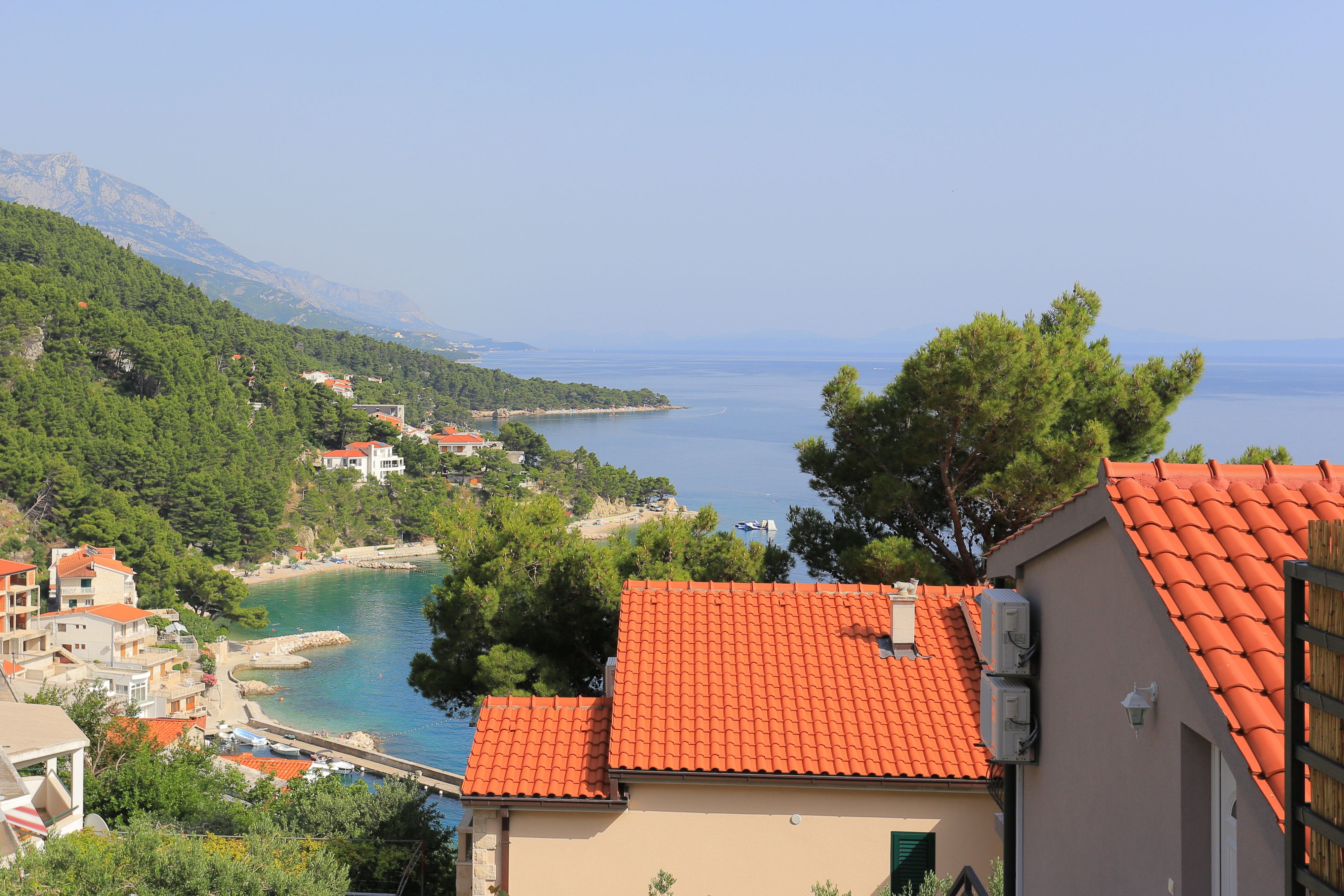 Two bedroom apartment with terrace and sea view Brela, Makarska  A-a