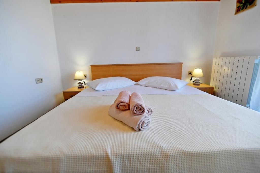 Two bedroom apartment with terrace and sea view Opatija - Pobri, Opatija  A-a