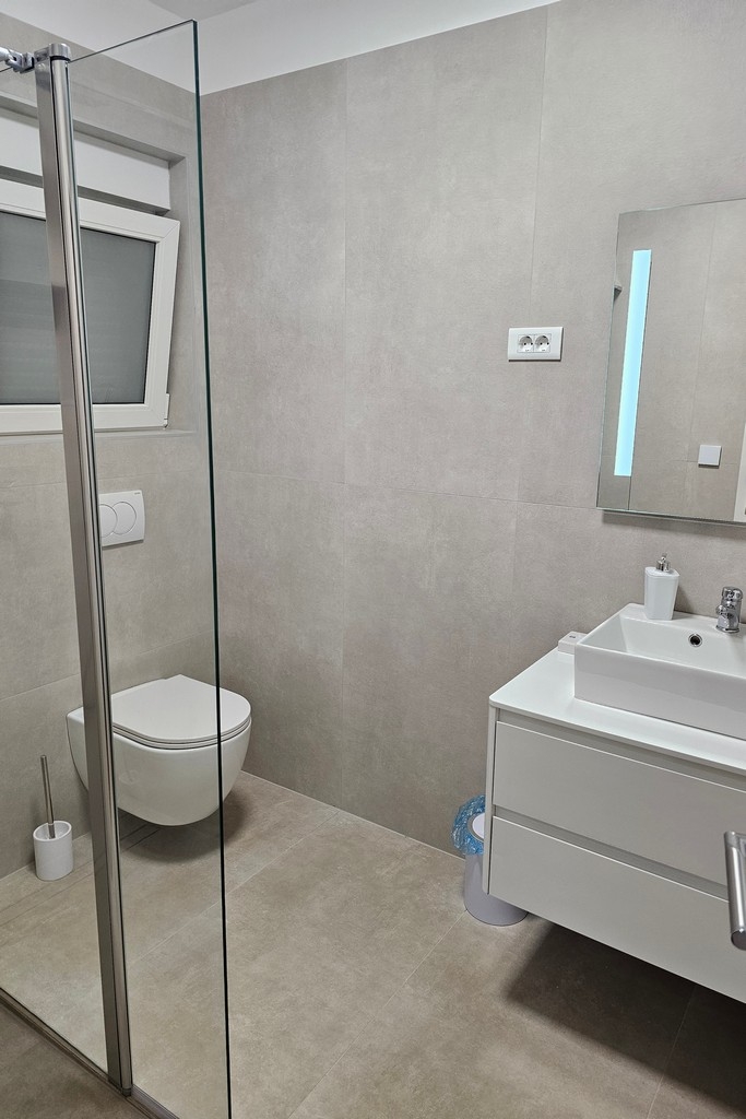Two bedroom apartment with terrace and sea view Opatija  A-a