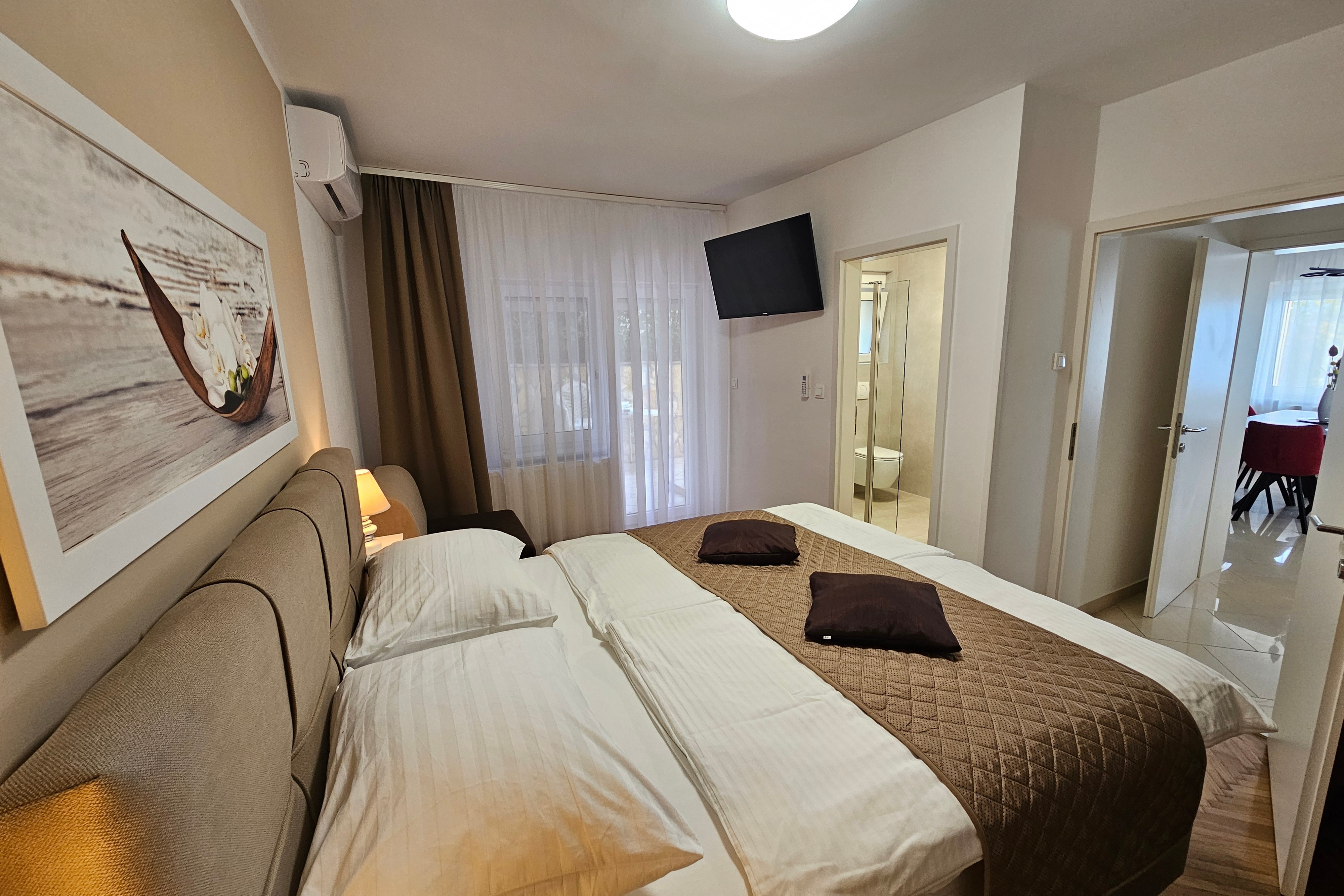 Two bedroom apartment with terrace and sea view Opatija  A-a