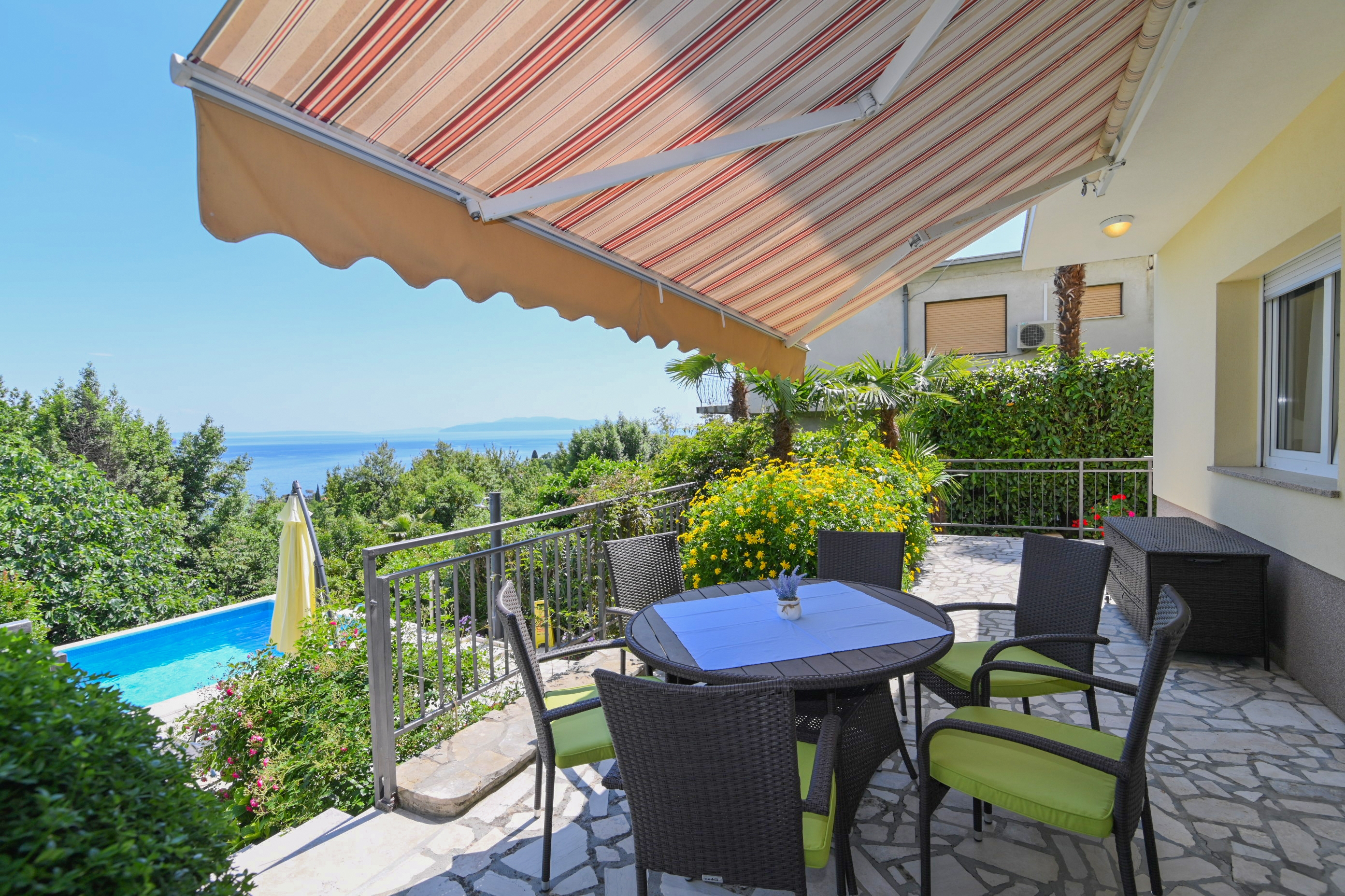 Two bedroom apartment with terrace and sea view Opatija  A-a