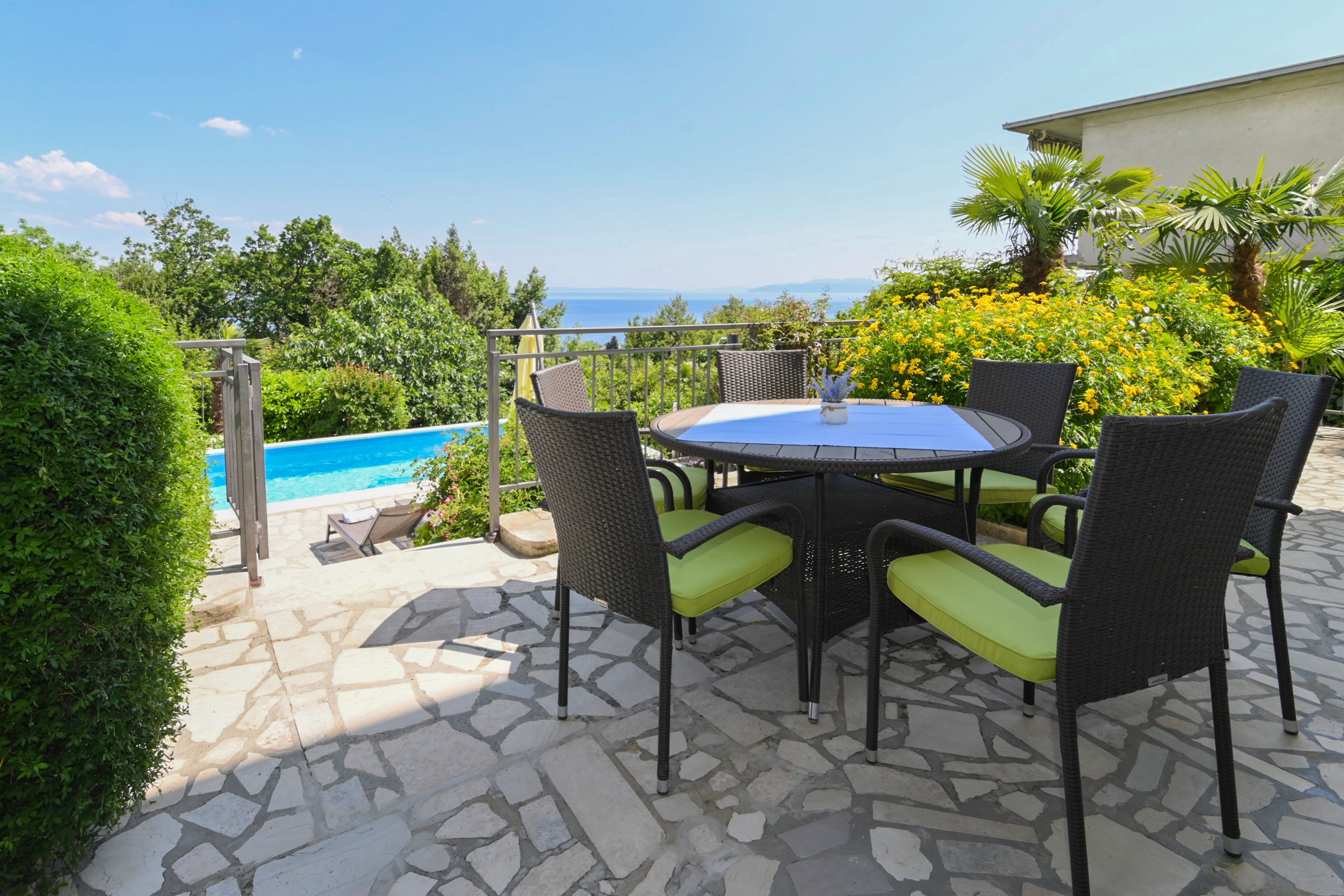 Two bedroom apartment with terrace and sea view Opatija  A-a