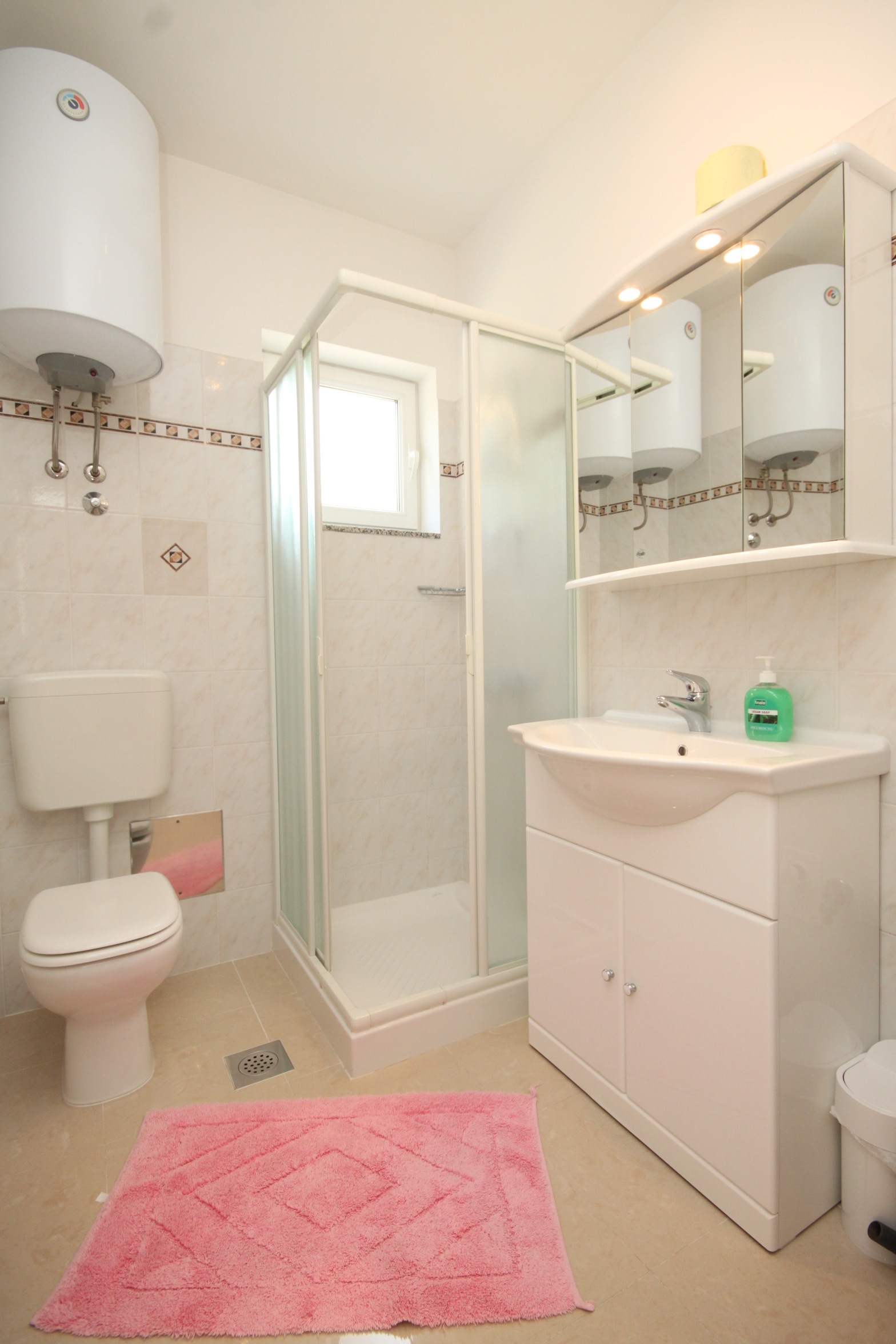 Two bedroom apartment with balcony and sea view Opatija - Pobri, Opatija  A-a