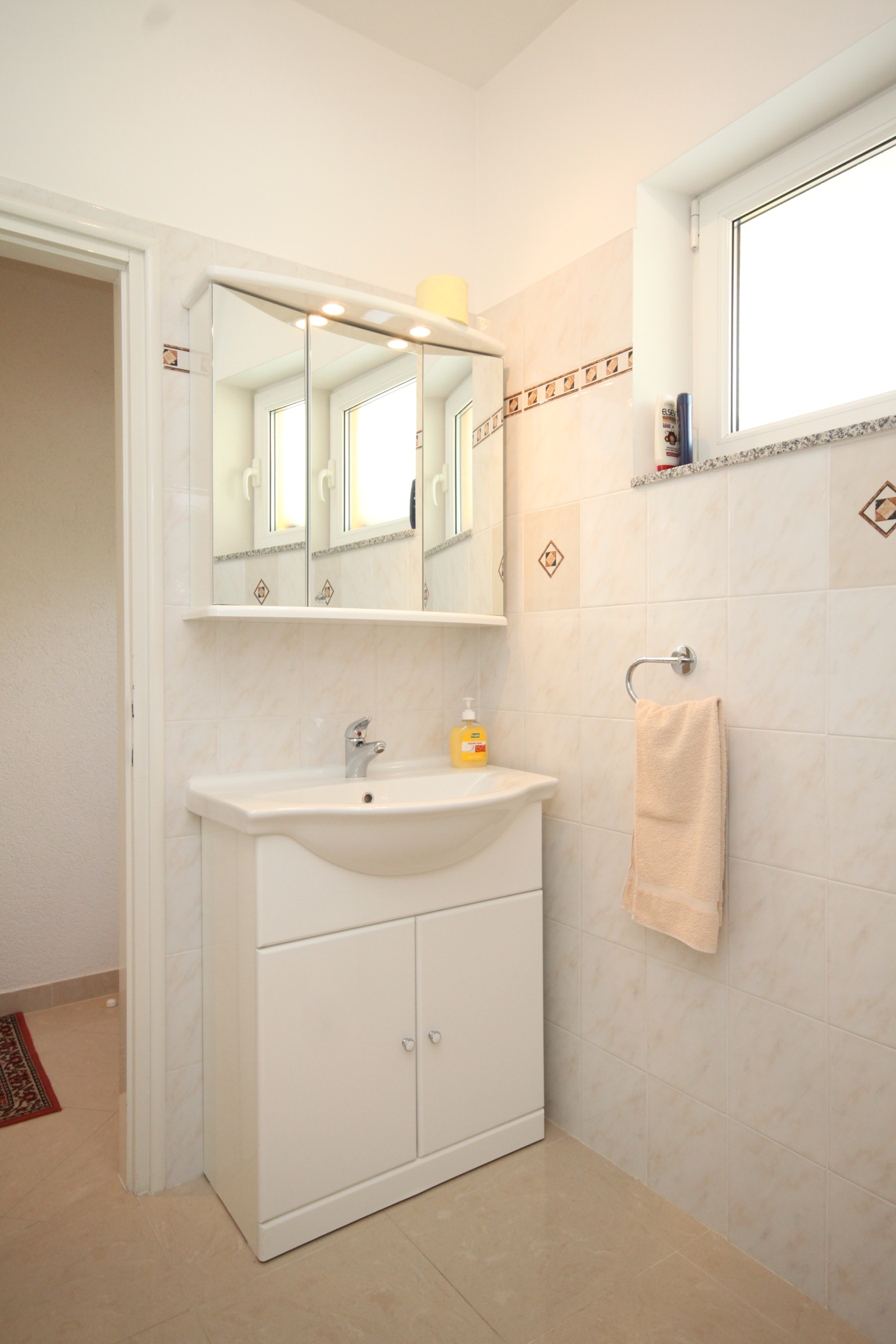 Two bedroom apartment with balcony and sea view Opatija - Pobri, Opatija  A-a