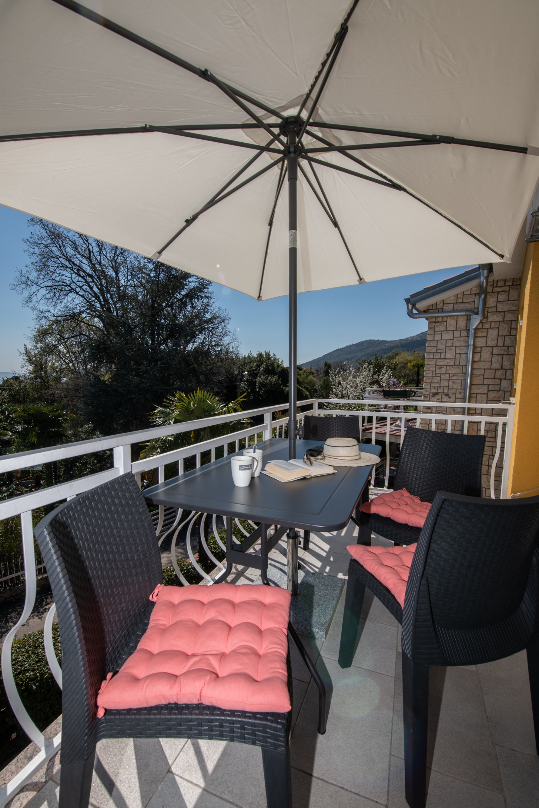 One bedroom apartment with terrace and sea view Ika, Opatija  A-b