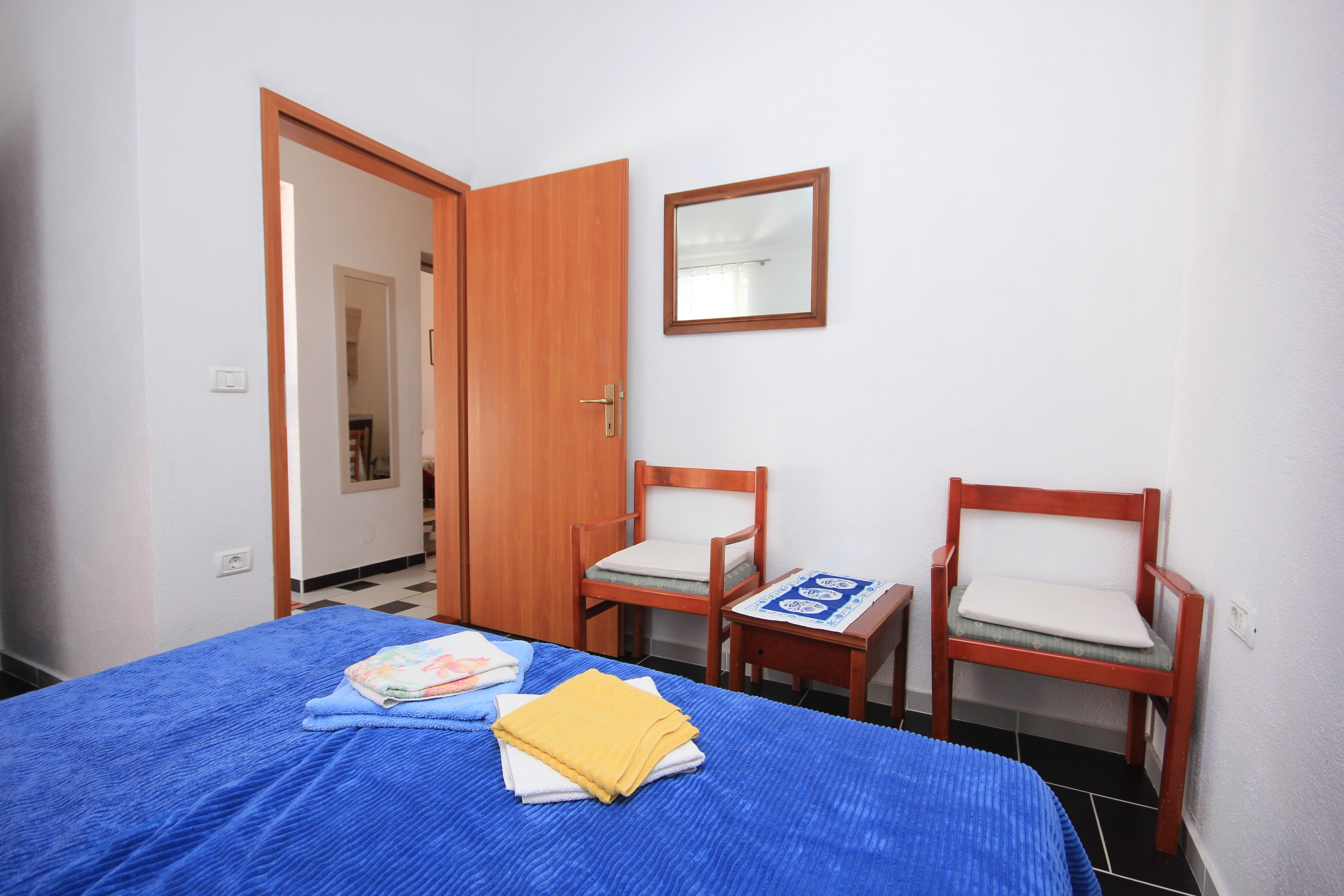 Two bedroom apartment near beach Artatore, Lošinj  A-a