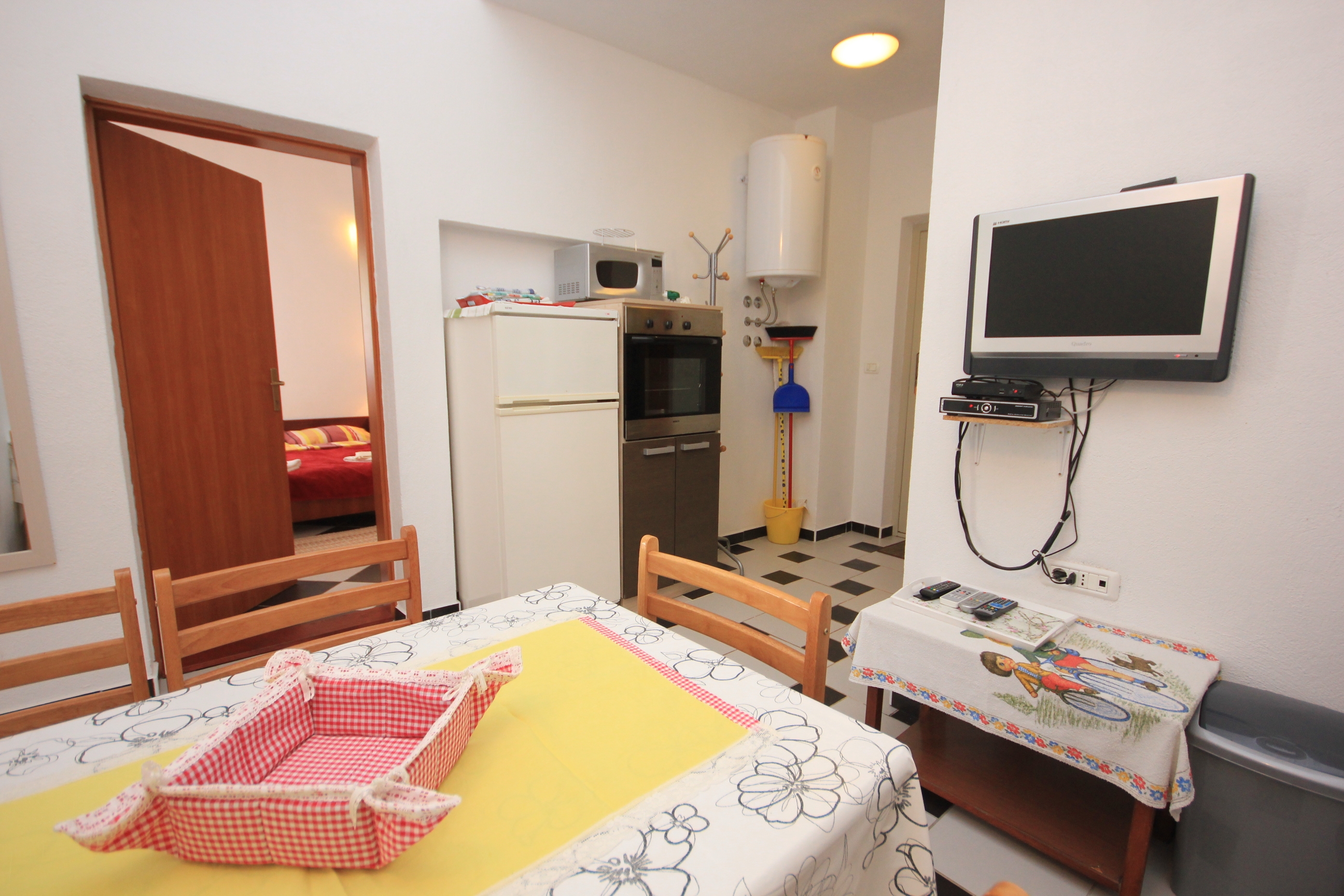 Two bedroom apartment near beach Artatore, Lošinj (A-7935-a)