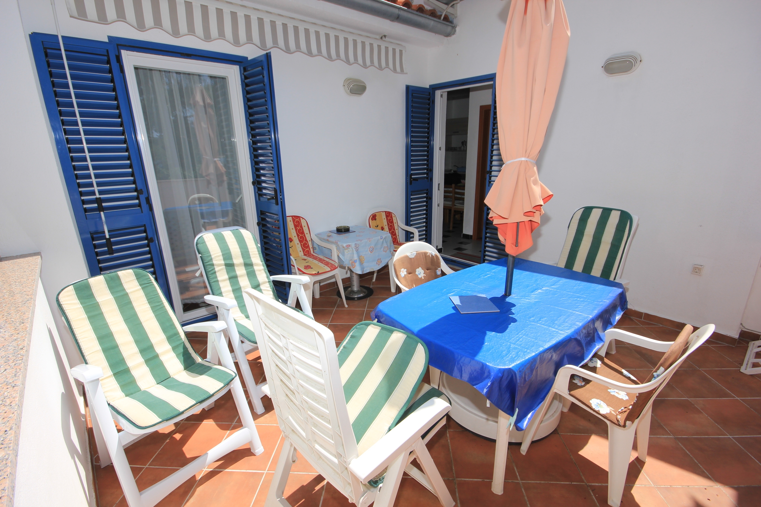 Two bedroom apartment near beach Artatore, Lošinj  A-a